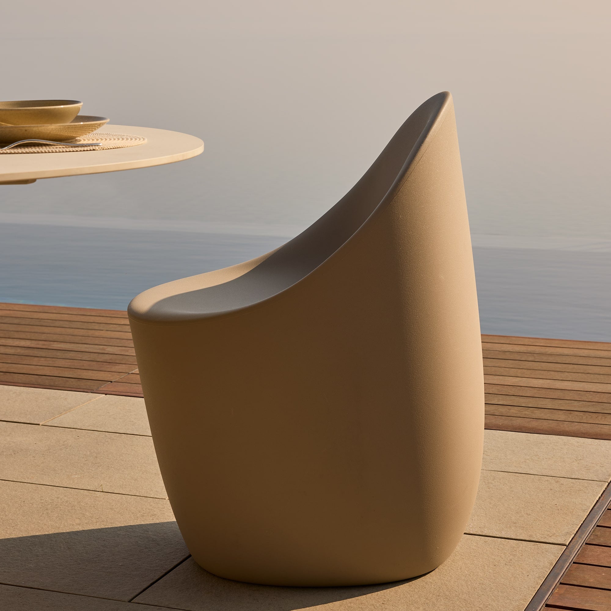 COBBLE outdoor chair in burgundy