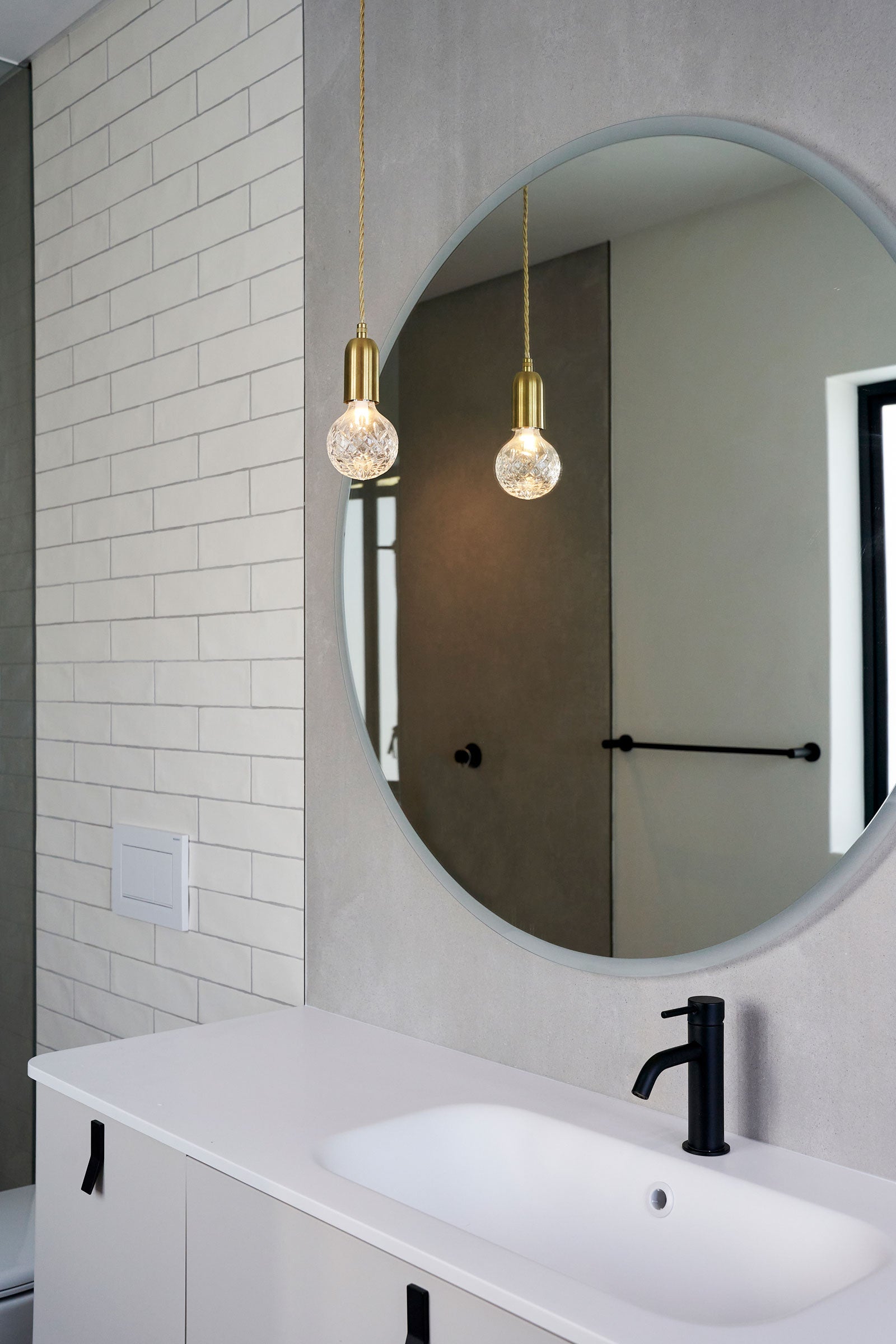 CRYSTAL BULB pendant lamp with crystal glass and chrome finish