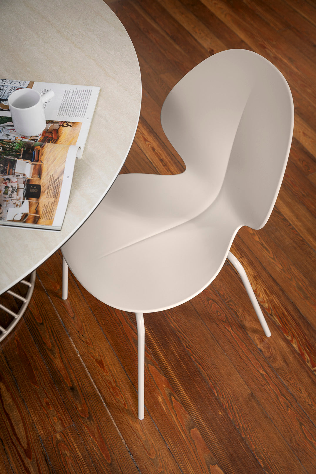 BASIL Chair with White Seat and White Metal Base