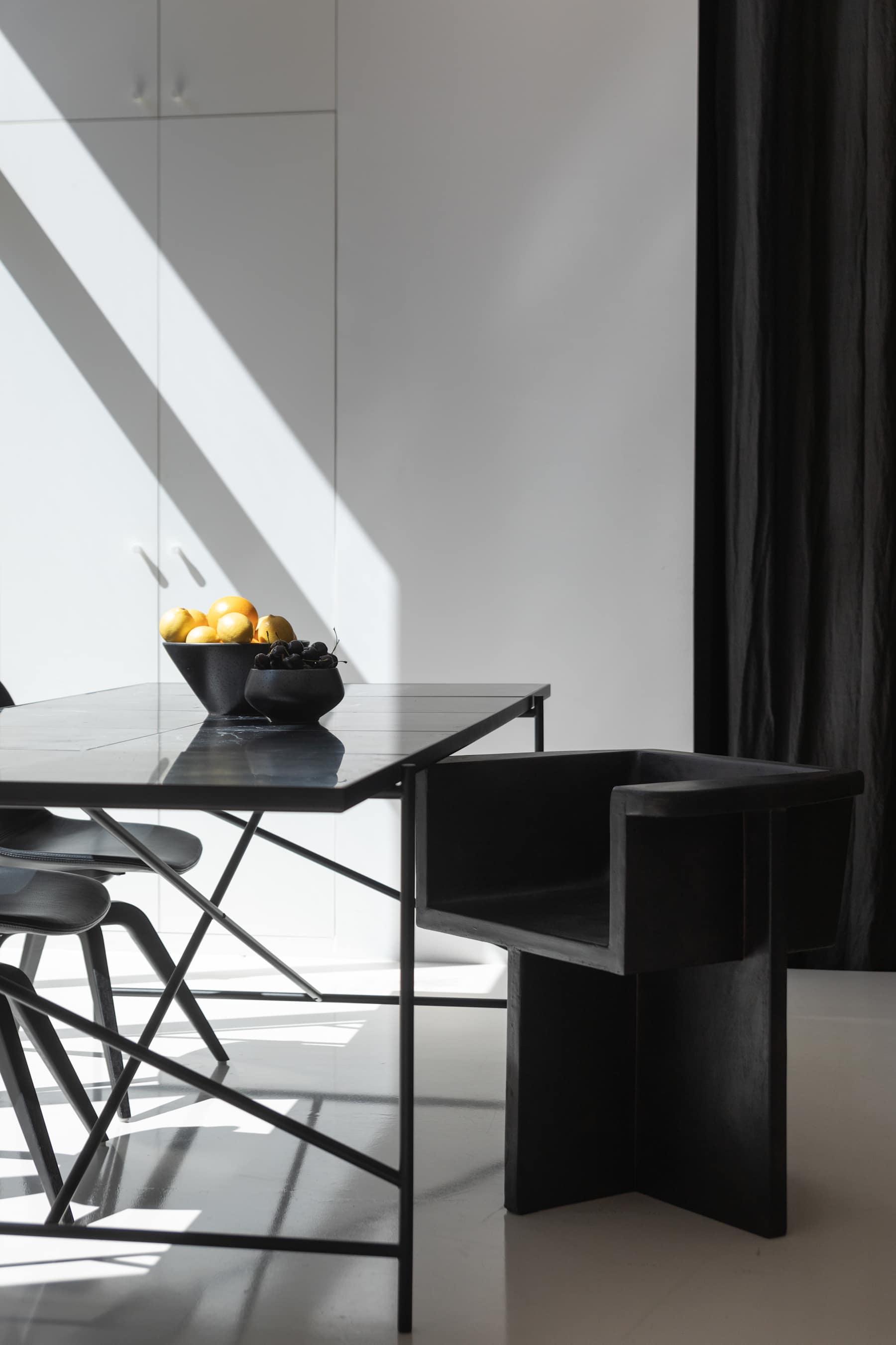 BRUTUS coffee chair