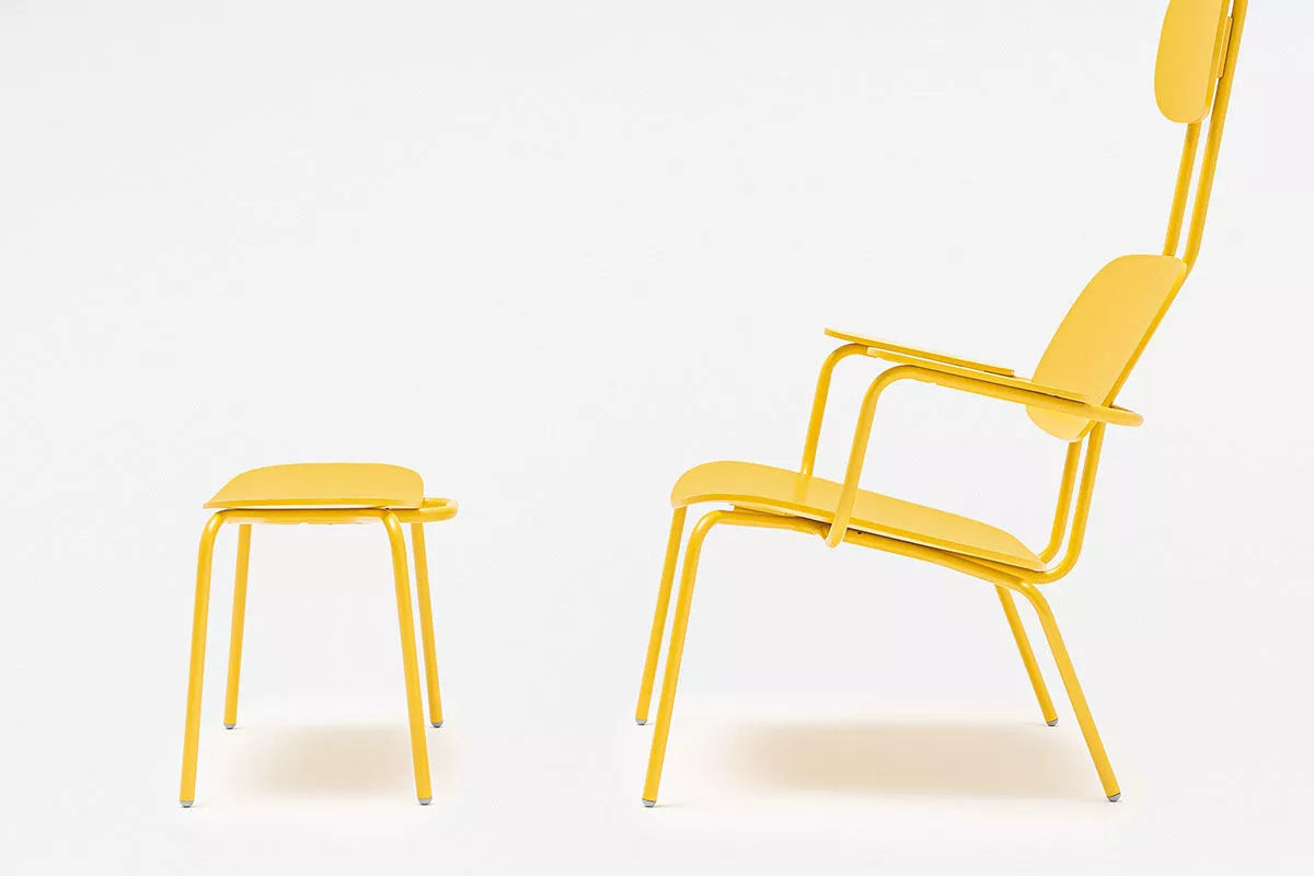 Fotel z zagłówkiem NEW SCHOOL LOUNGE czerwona podstawa – .mdd