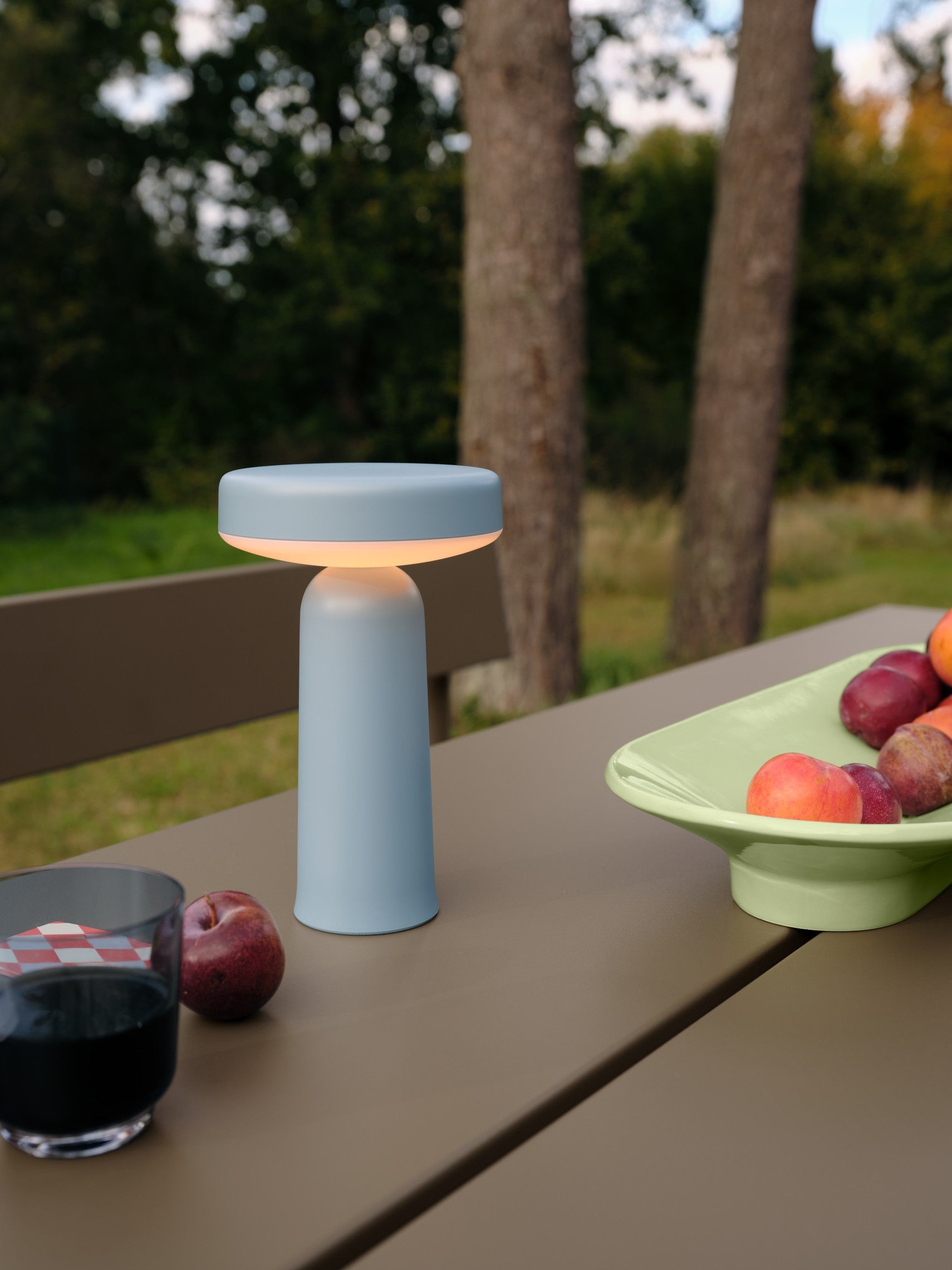 Portable outdoor lamp EASE blue