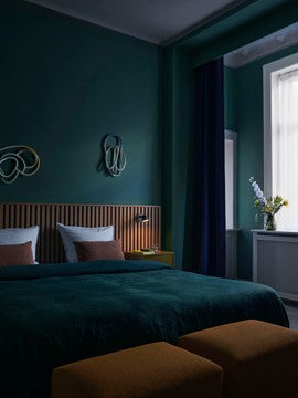TIP black adjustable wall lamp
