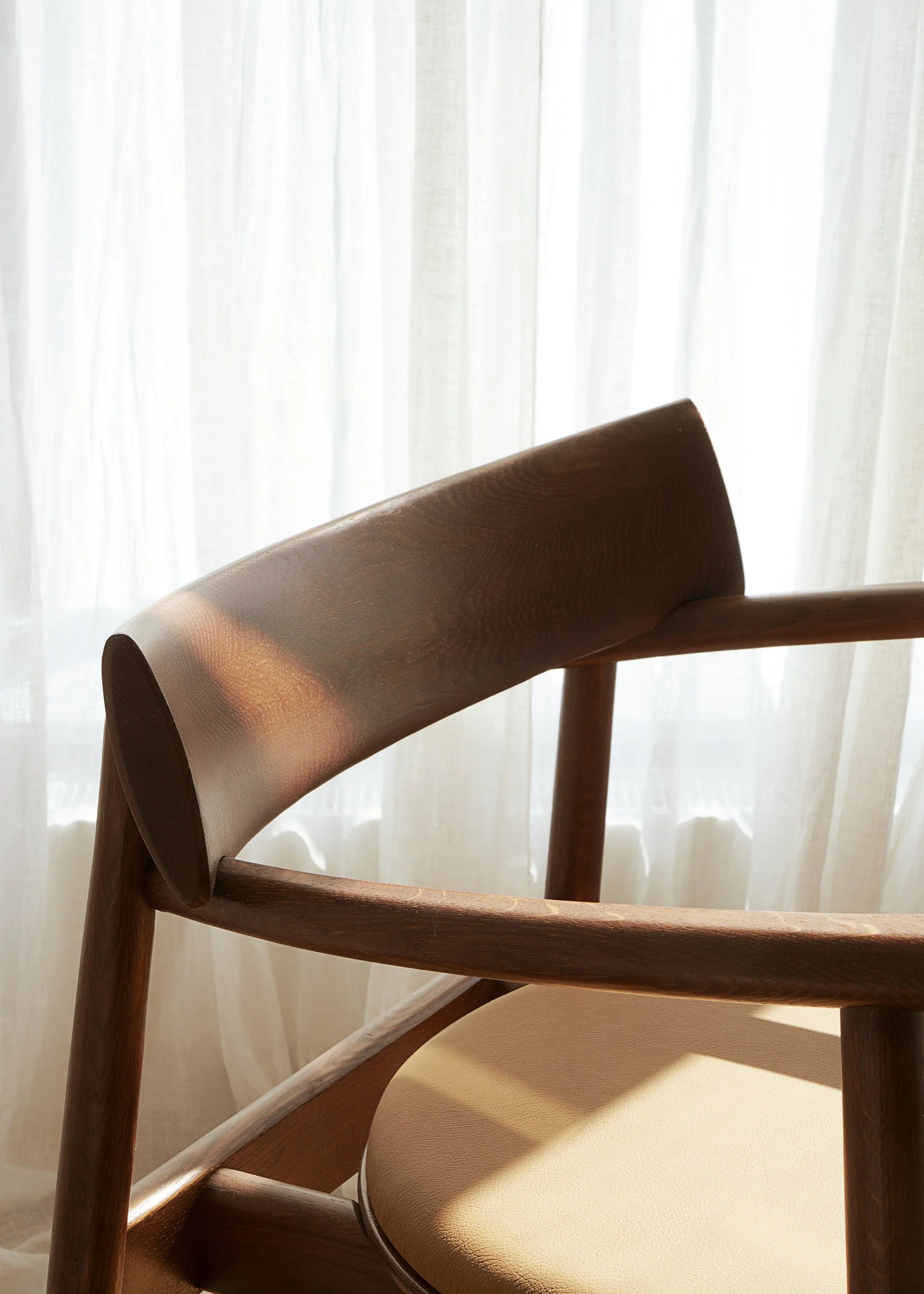ELIPSA SOFT Chair dark oak wood with brown leather
