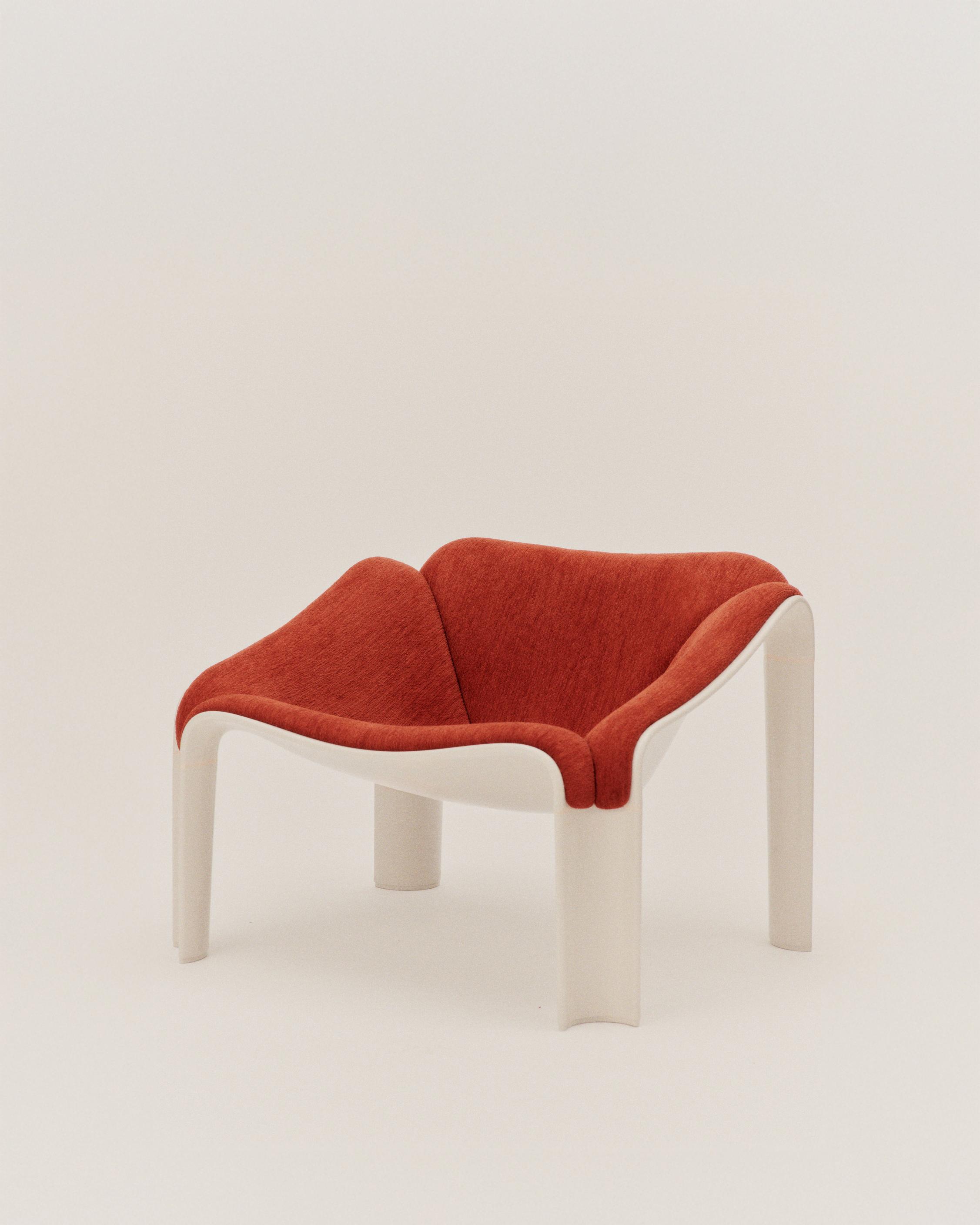 F300 Armchair in Red with White Base