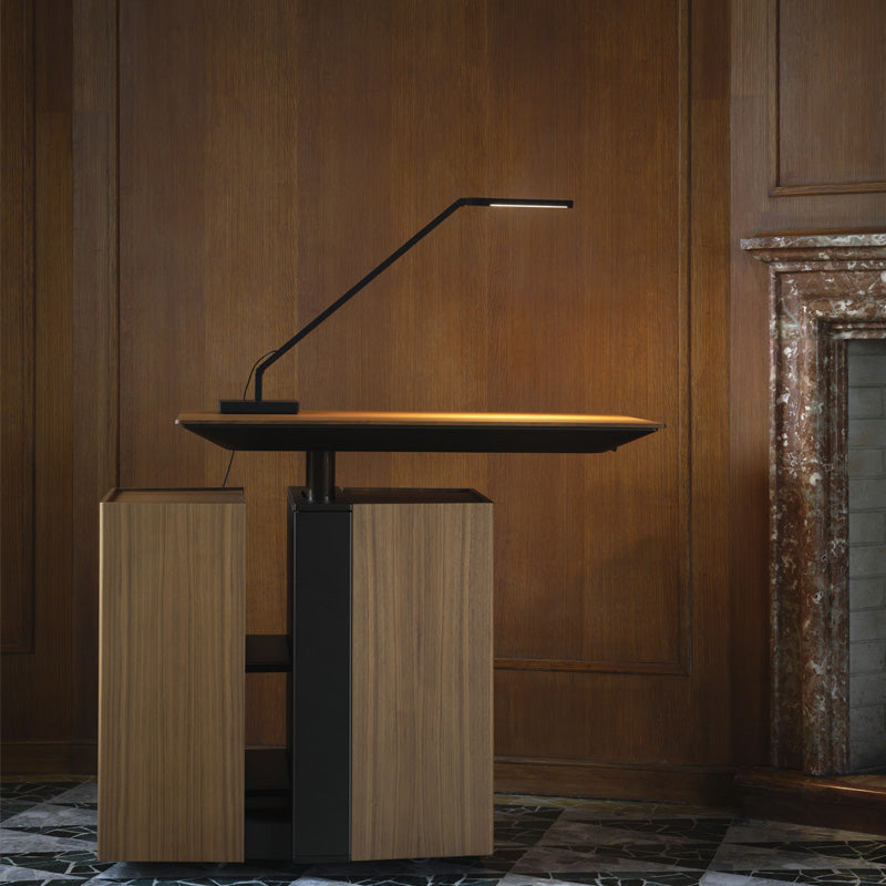 Schreibtischlampe UNTITLED LINEAR schwarz