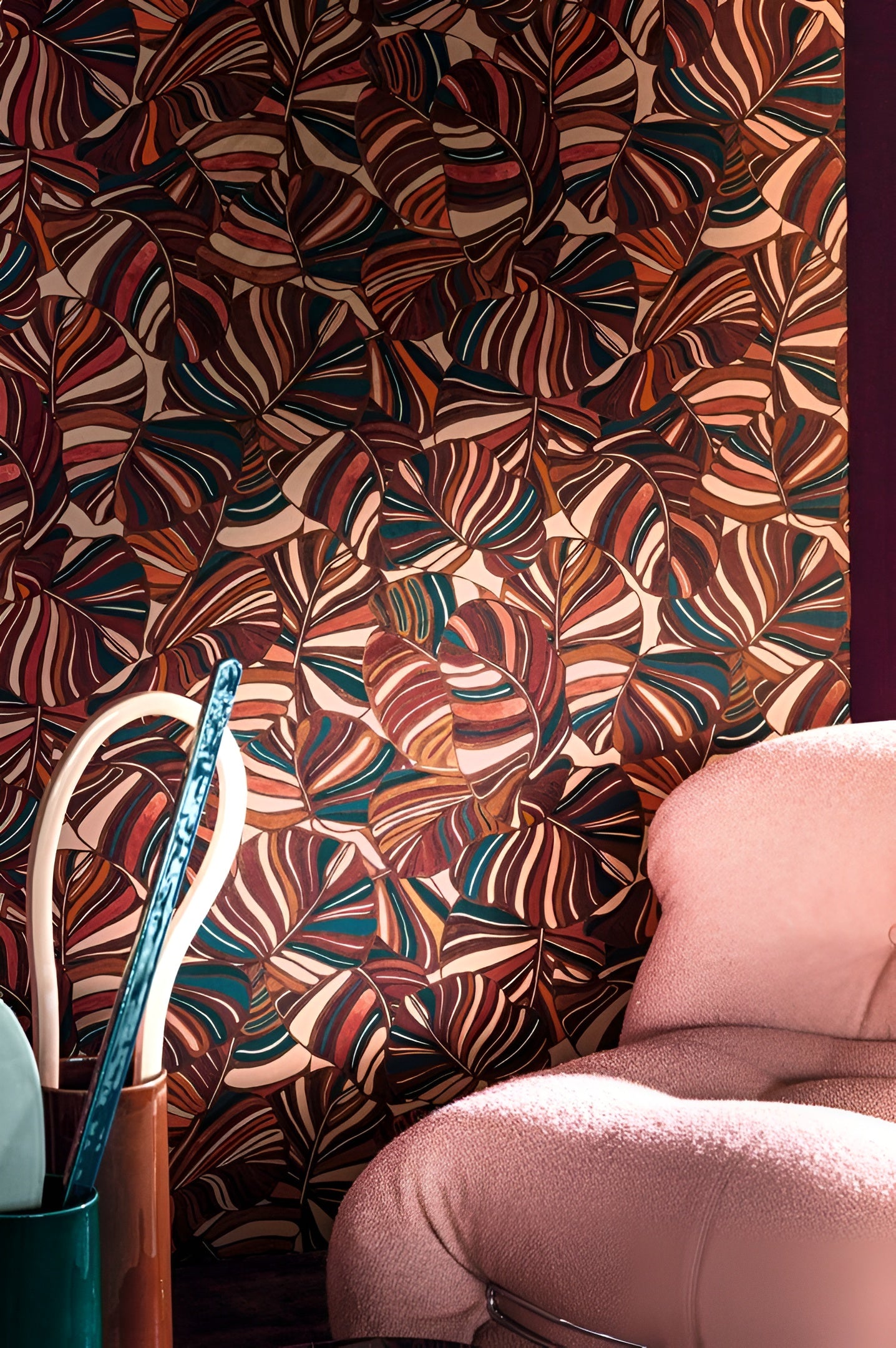Textile wallpaper with a tropical leaf pattern PACHIRA - PURPLE red