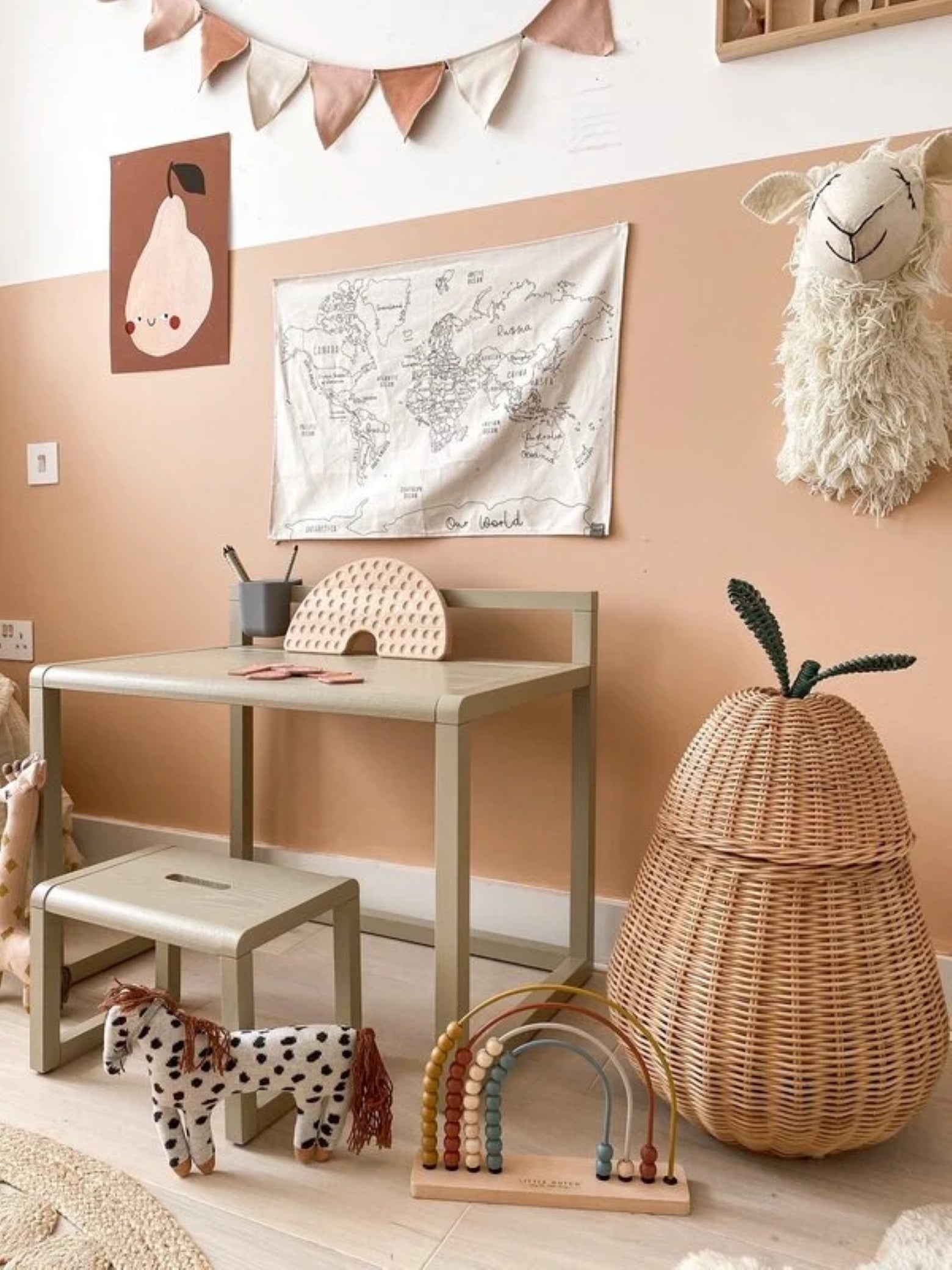 LITTLE ARCHITECT children's stool beige