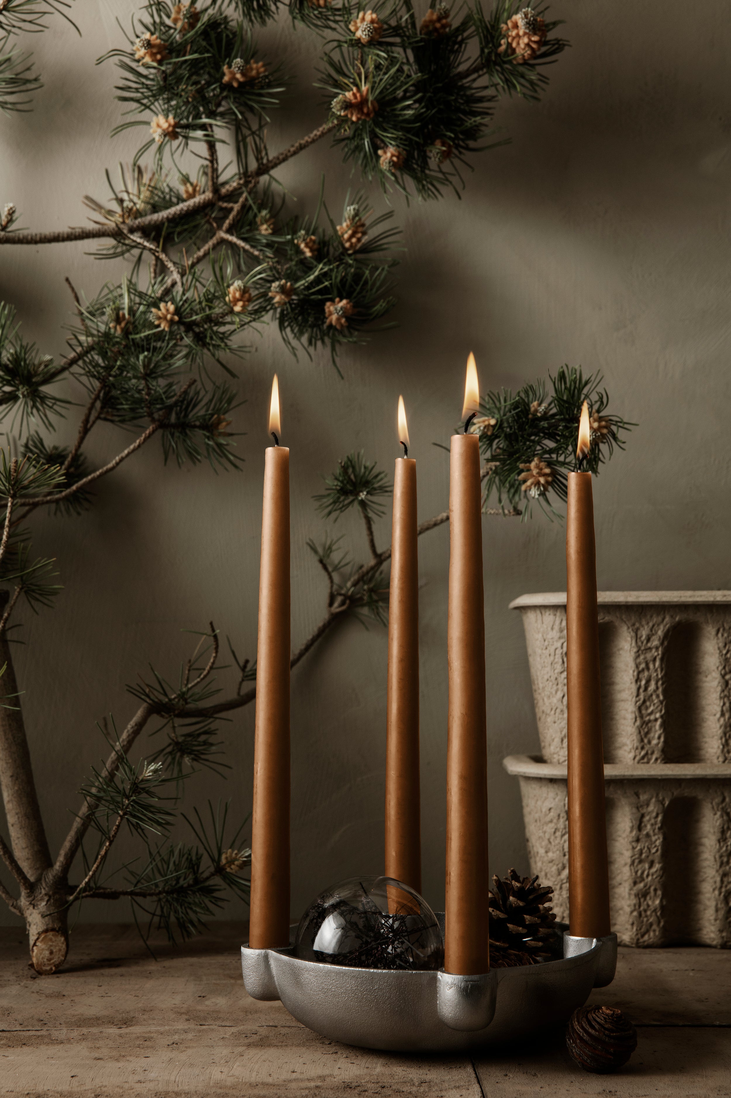 Bowl aluminum candlestick