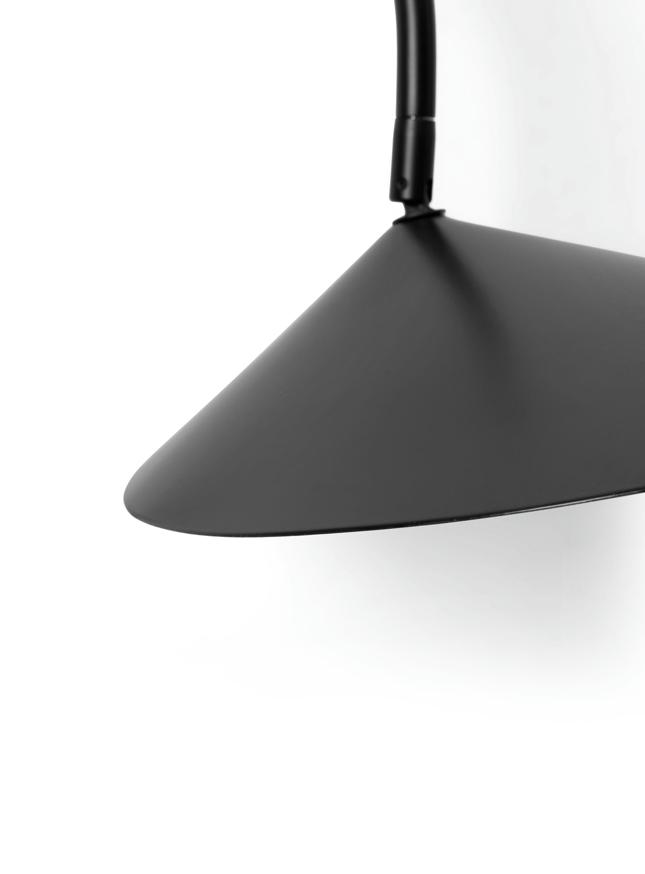 Black arum wall lamp