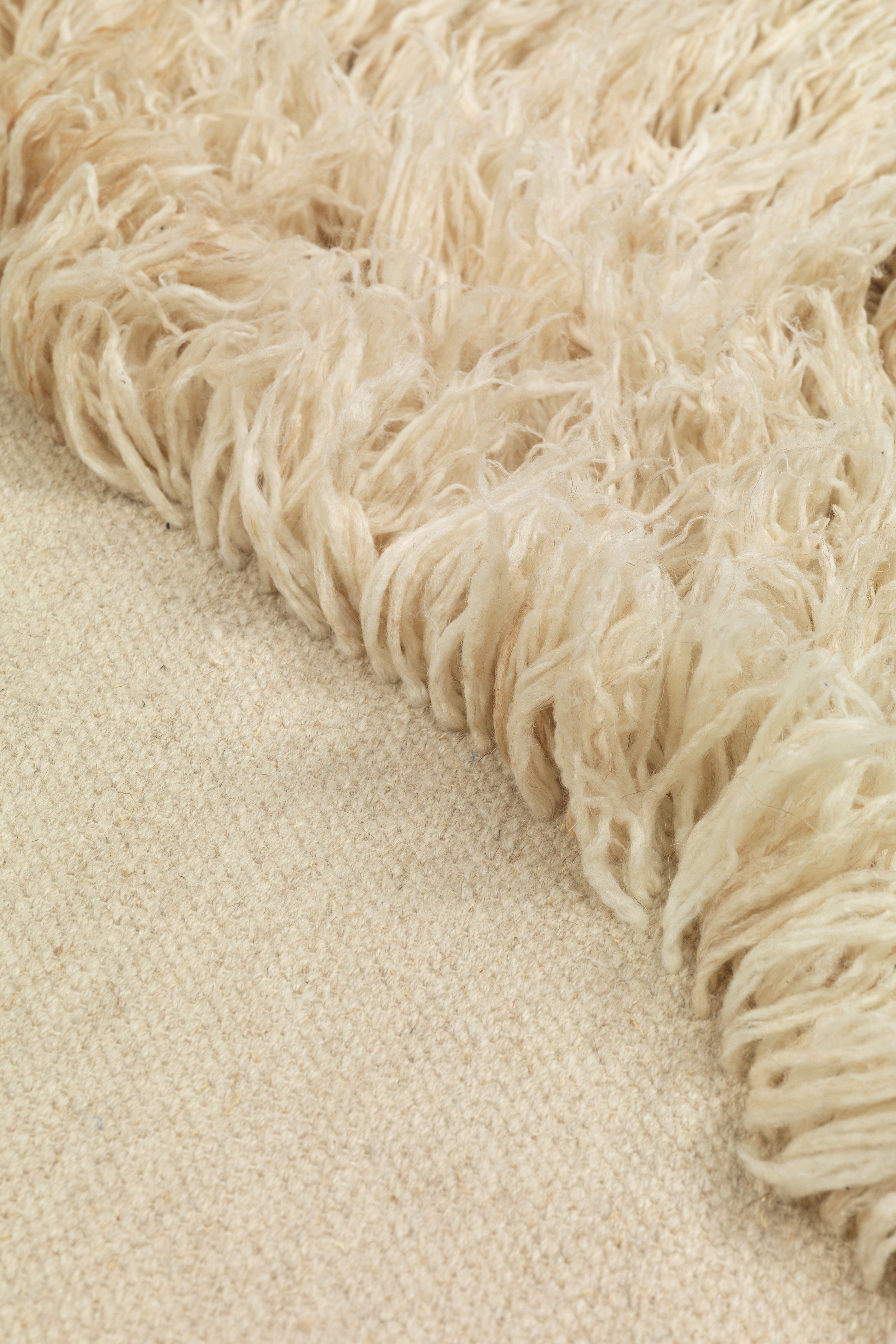NORTE rug broken white