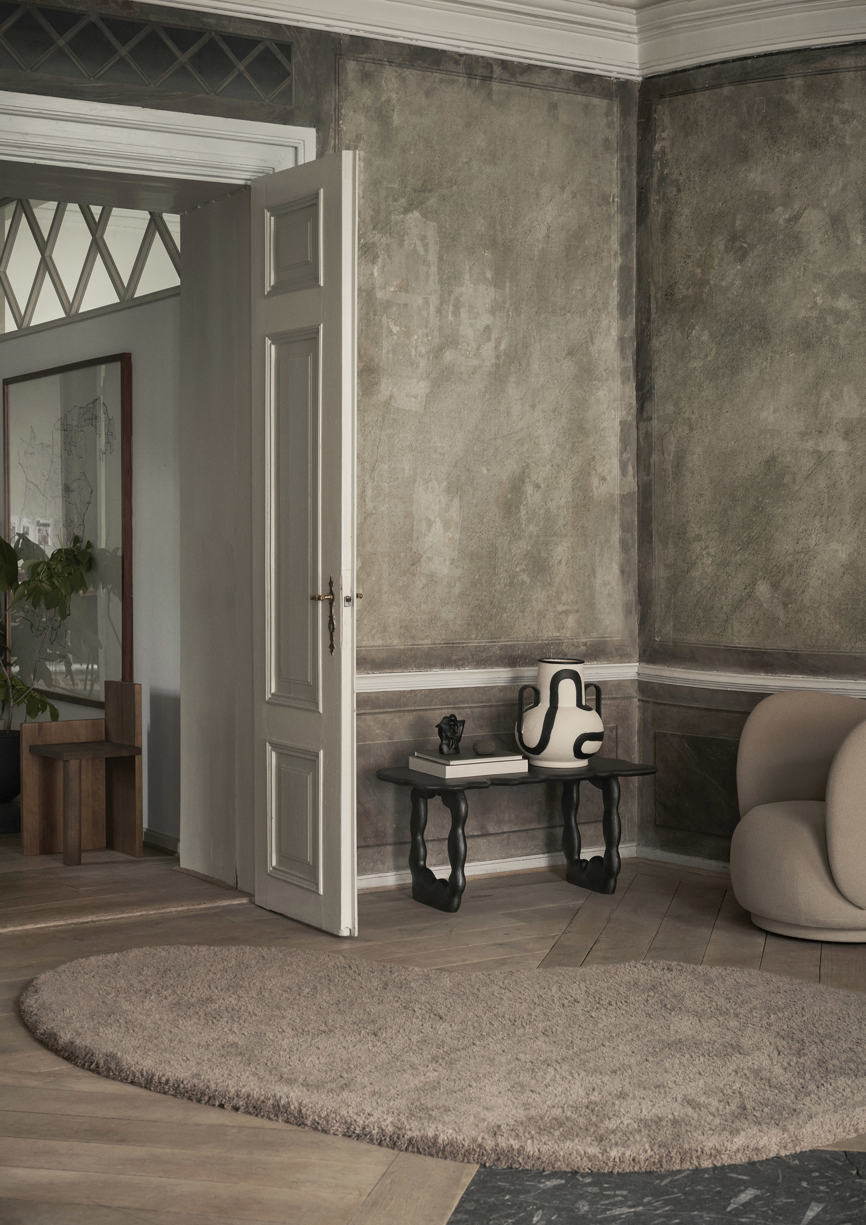 TRACE Vase cremeweiß mit schwarzem Muster