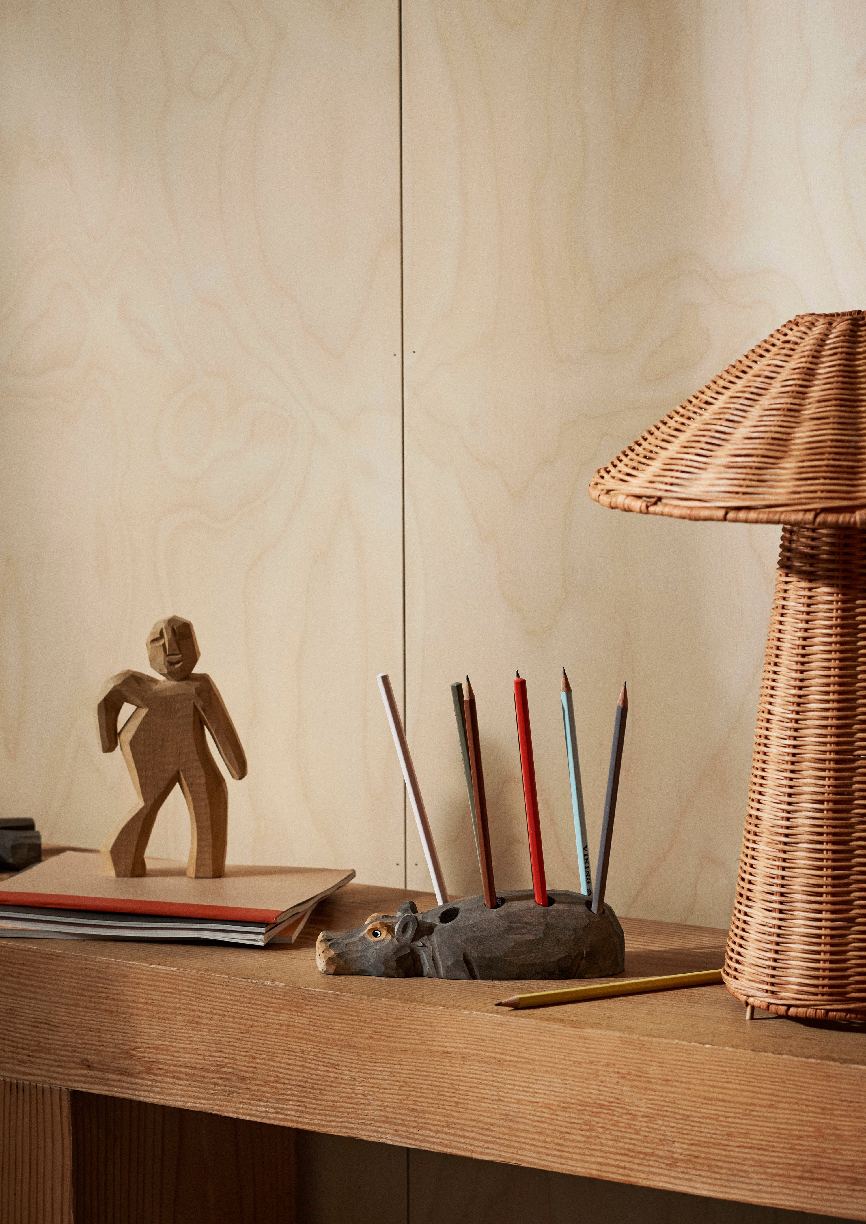 Dou Rattan table lamp