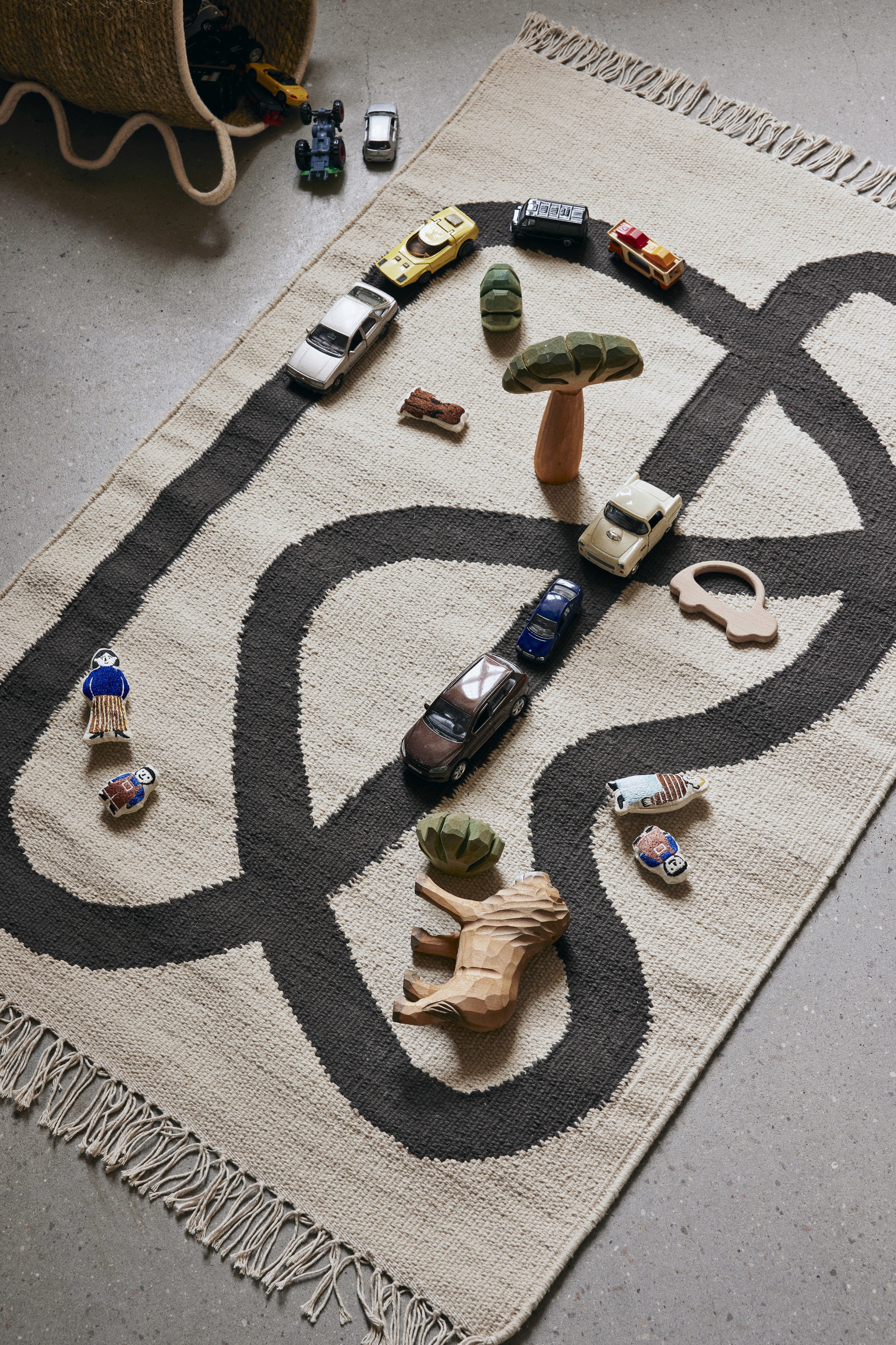 LANE beige rug with chocolate