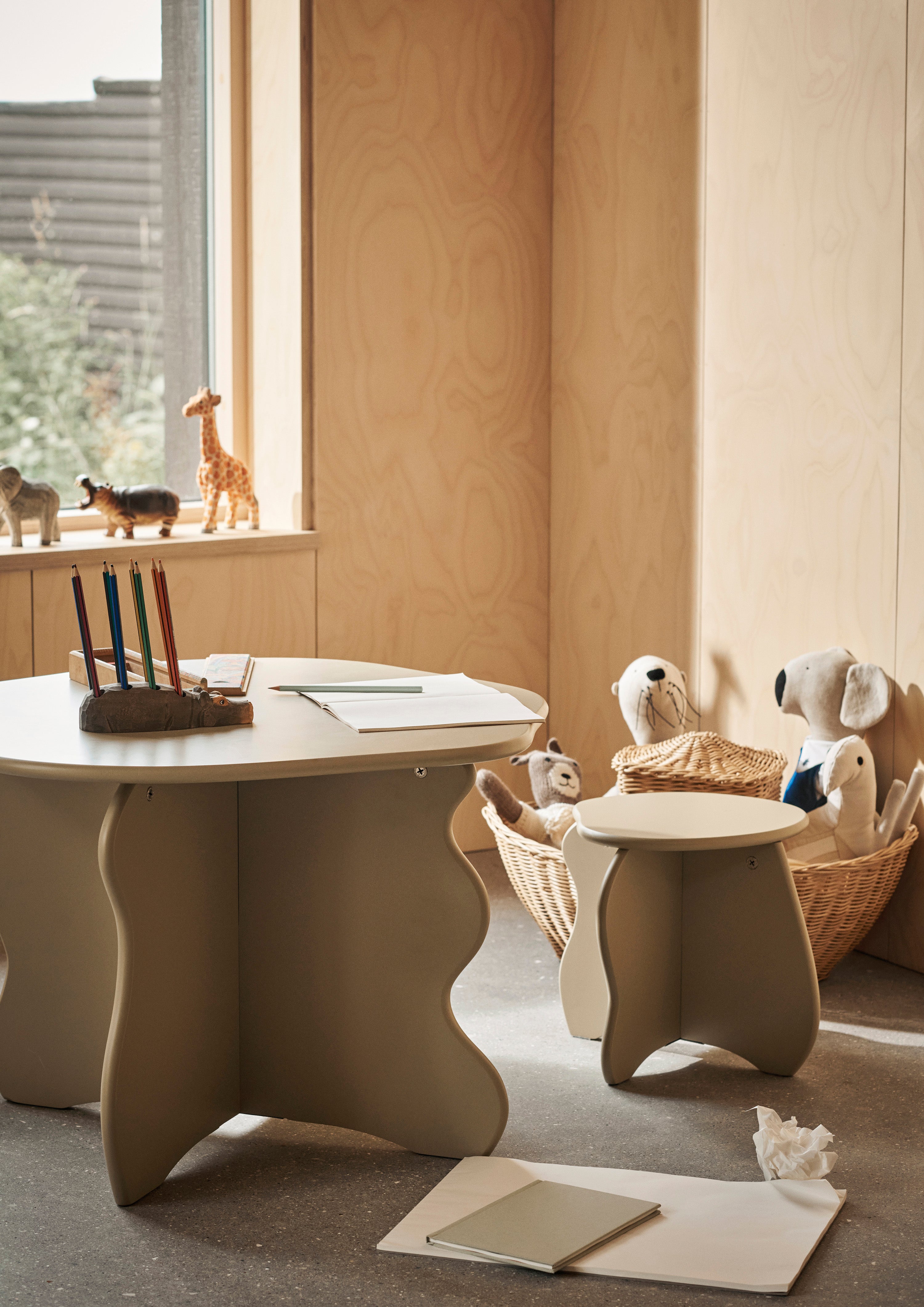 SLOPE children's table beige