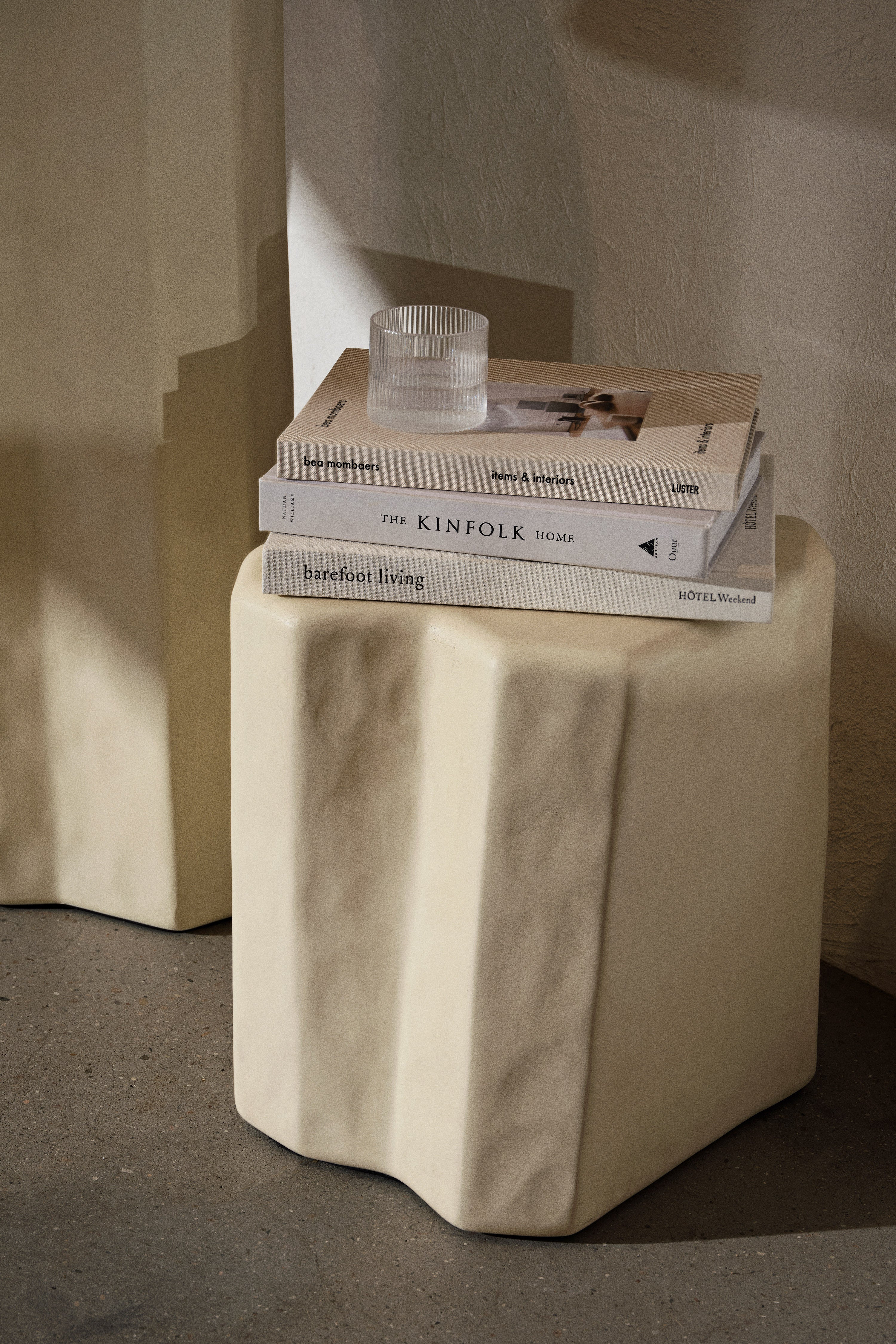 Staff stool broken white
