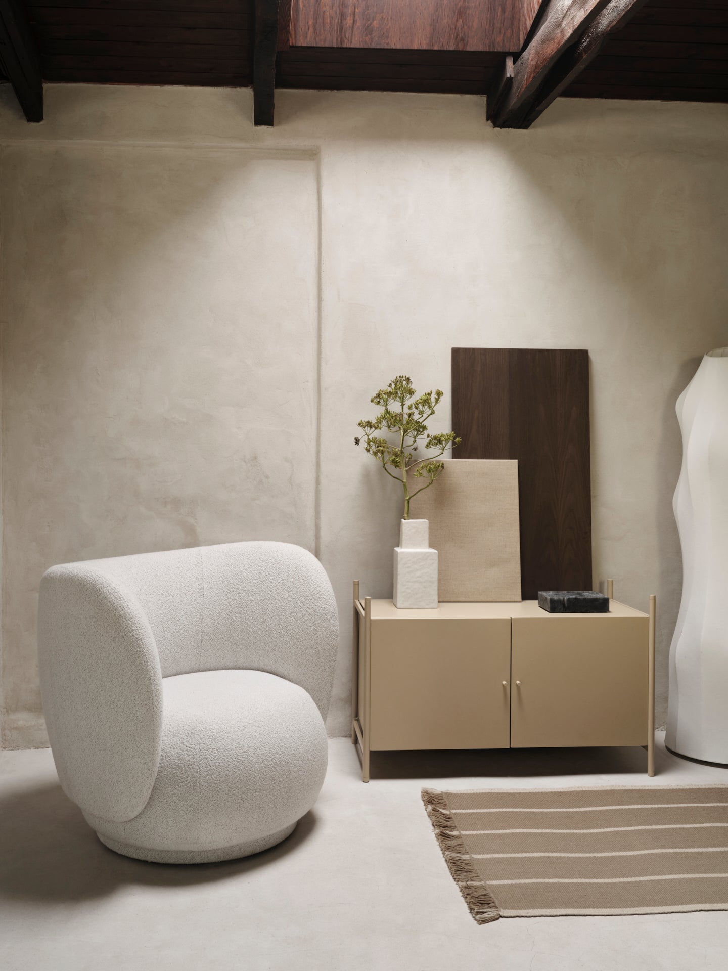 Punktual beige modular cabinet