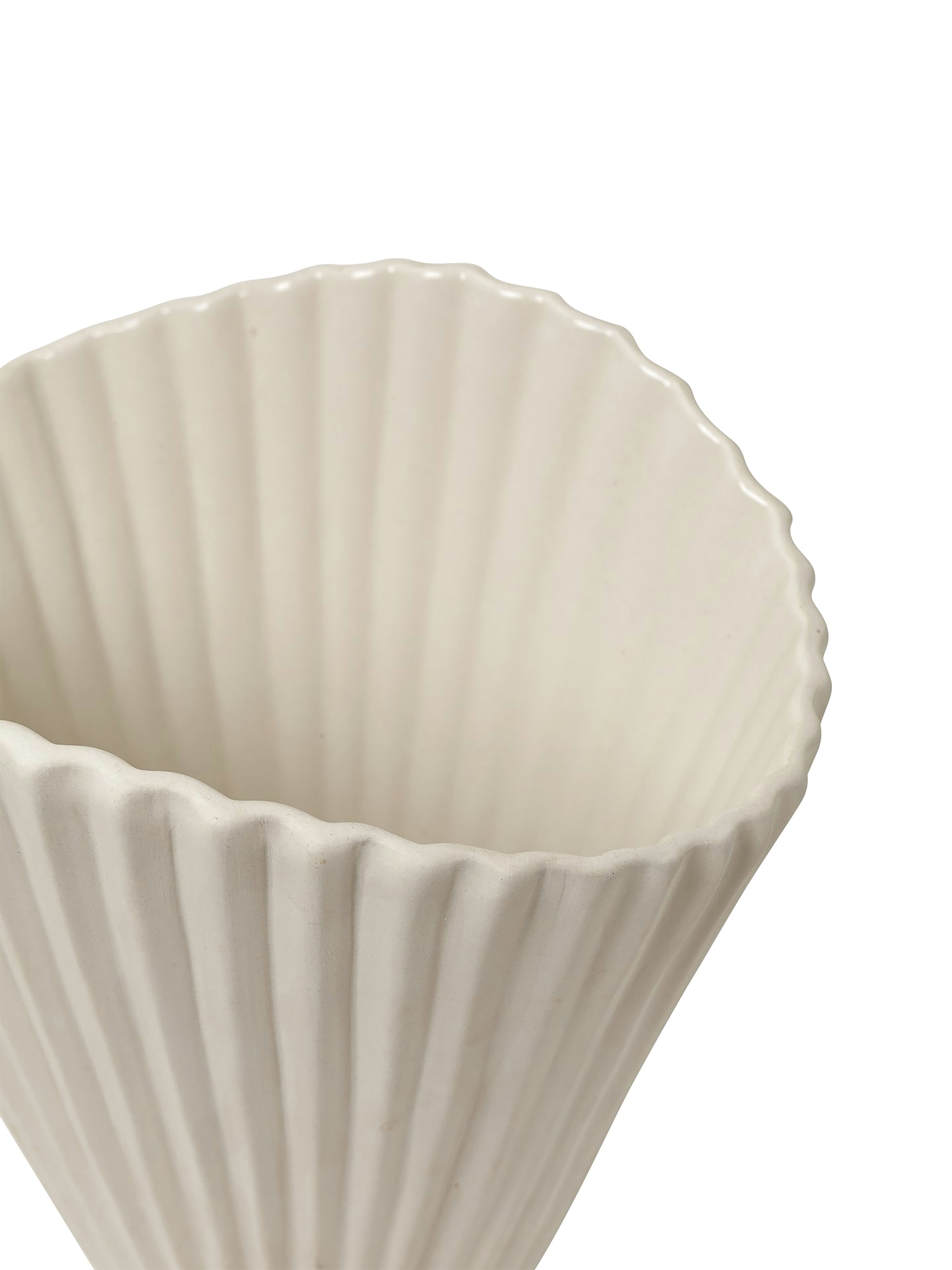 Brunnenvase gebrochen weiß