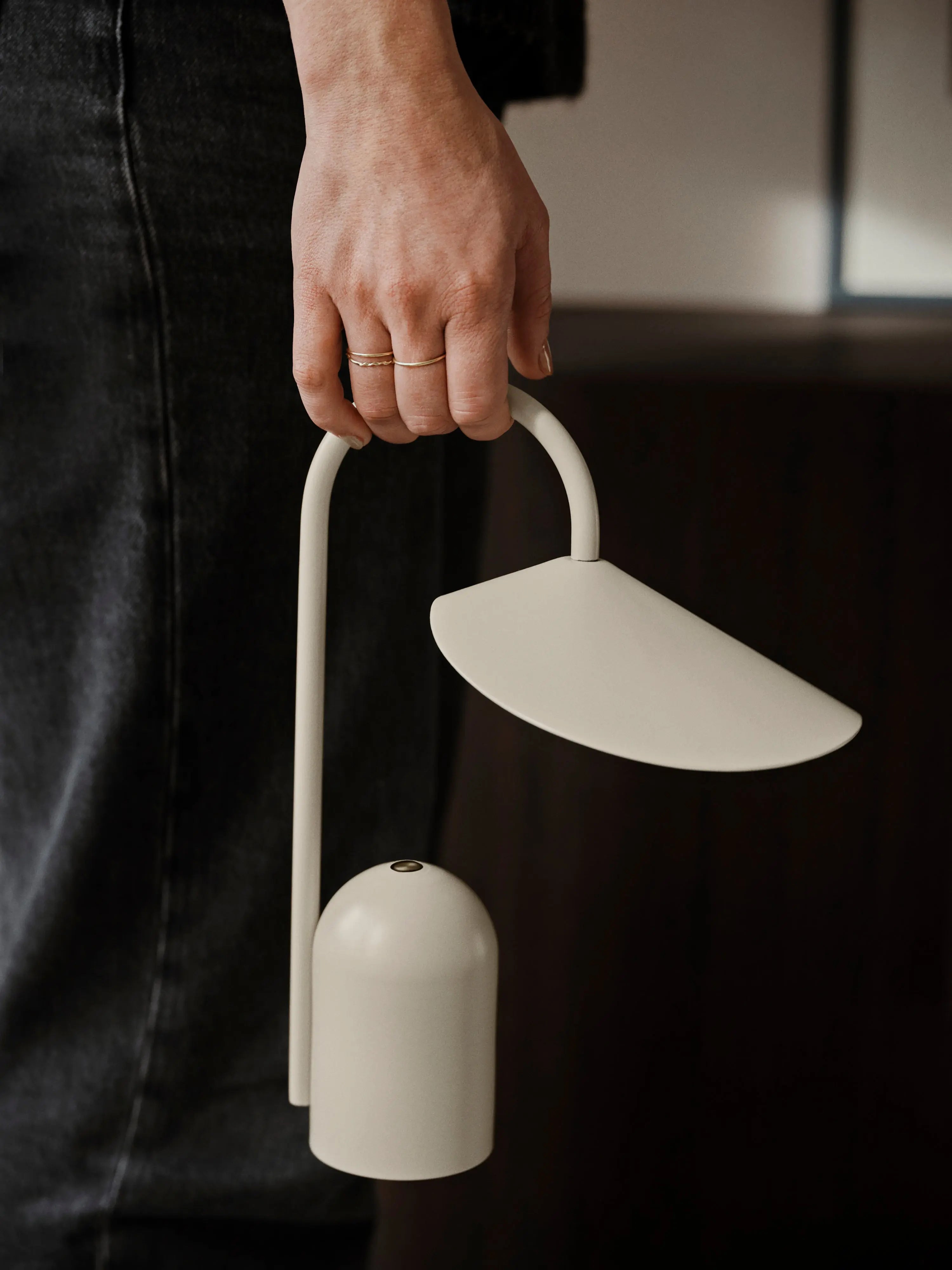 Lampa przenośna ARUM stalowy – styl nowoczesny