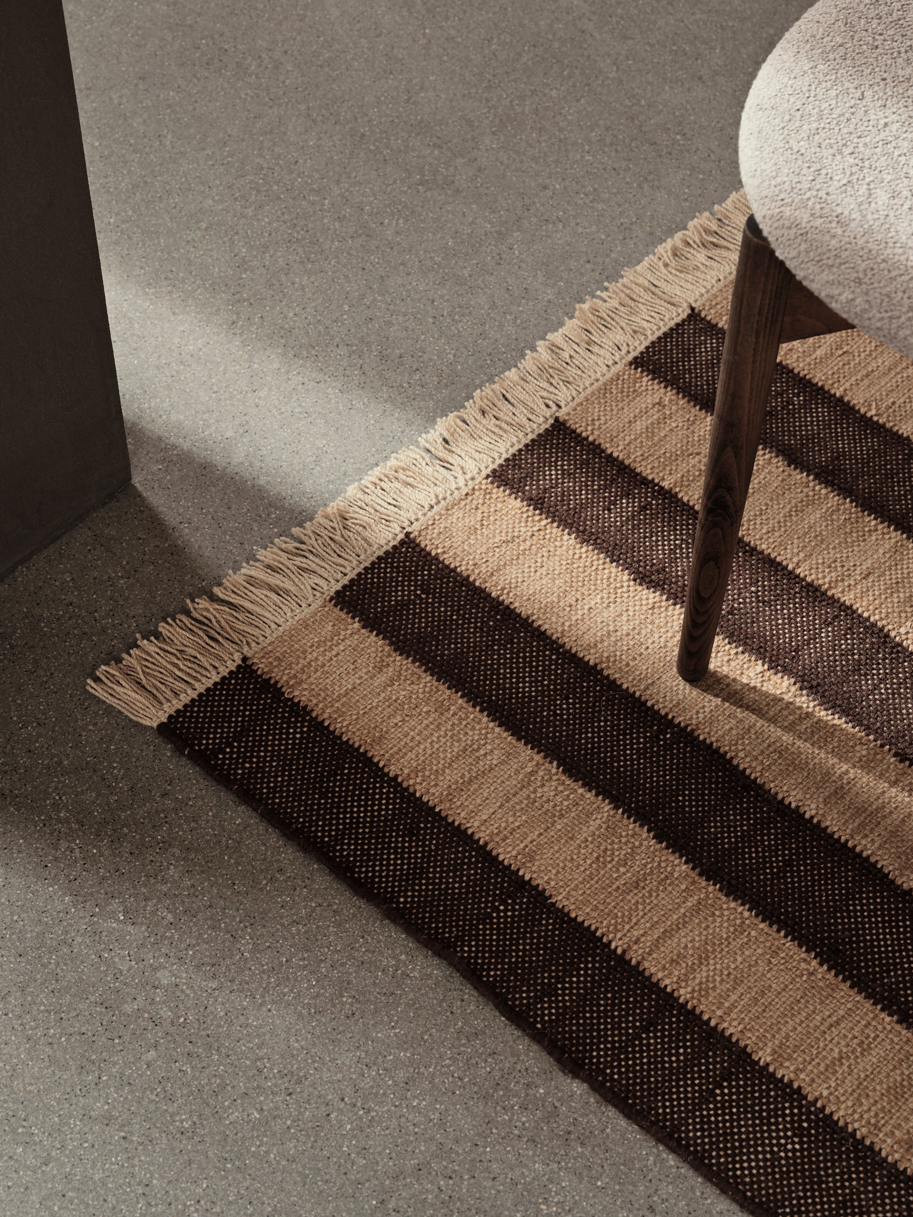 IVES chocolate rug with beige