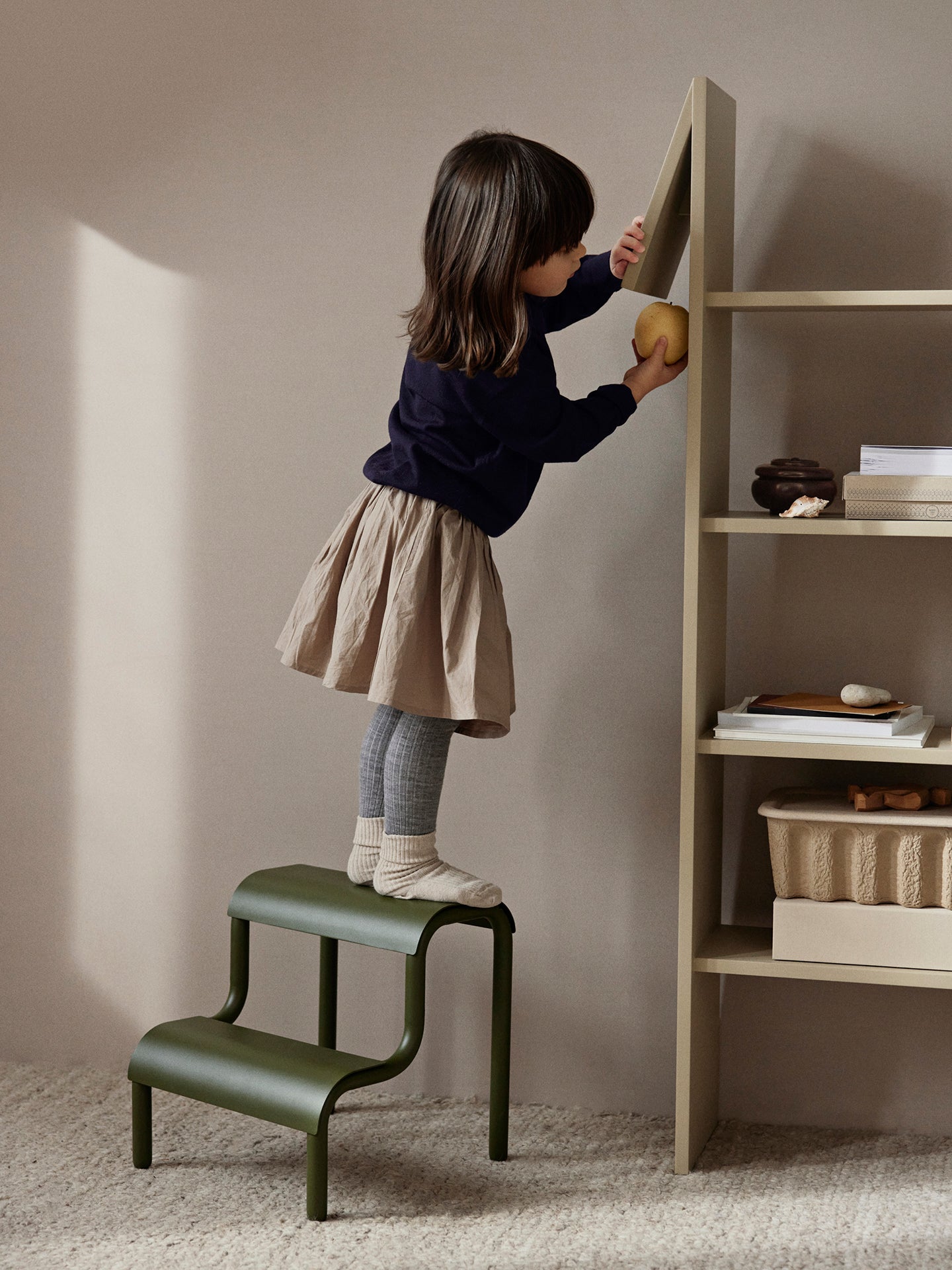 UP STEP stool green