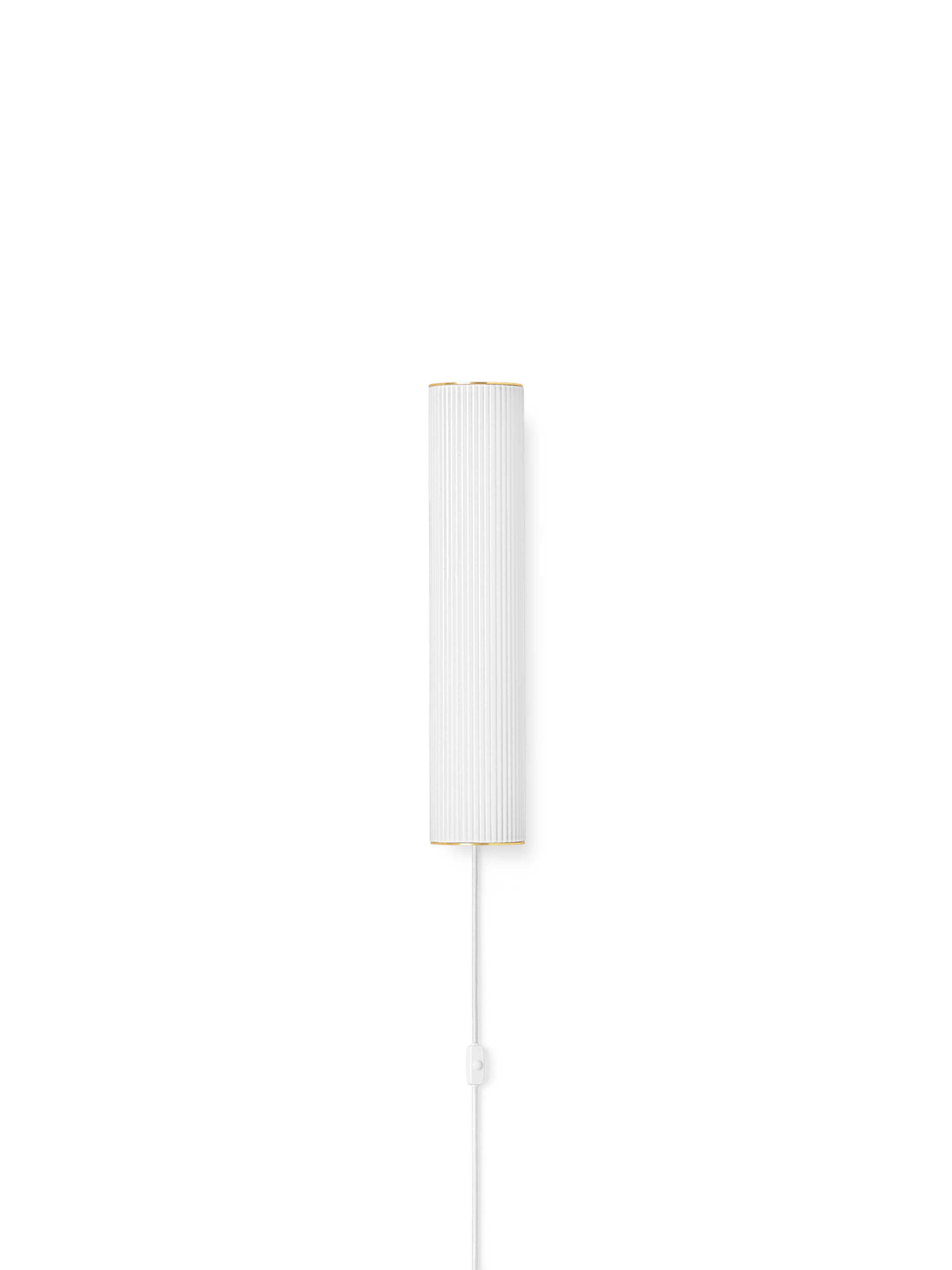 VUELTA wall lamp in white with brass finish