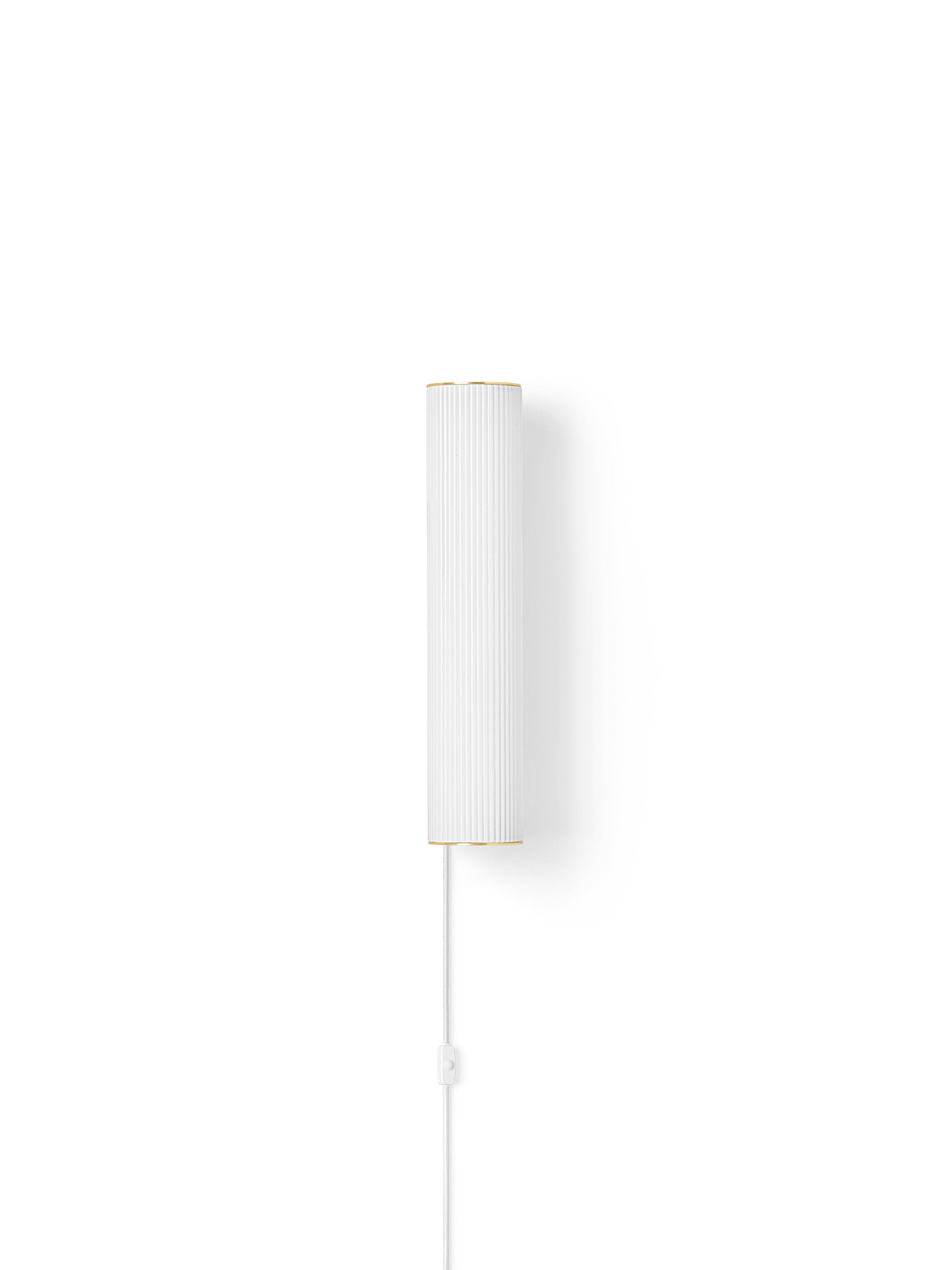 VUELTA wall lamp in white with brass finish