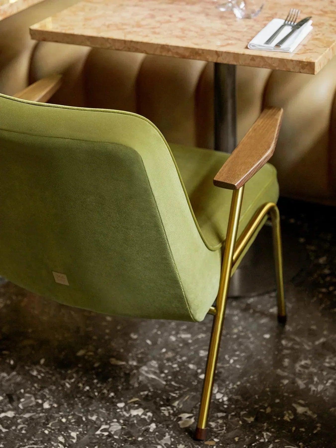 Fotel 366 METAL beżowy w tkaninie Boucle Creme 366 concept Eye on Design