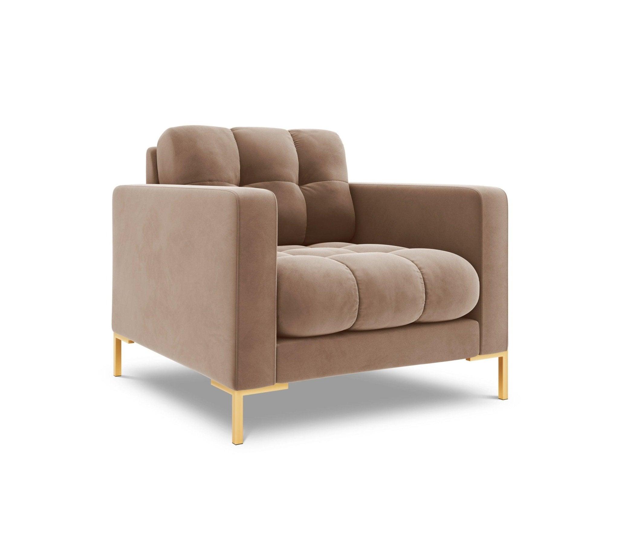 Fotel aksamitny BALI beżowy ze złotą podstawą Cosmopolitan Design Eye on Design