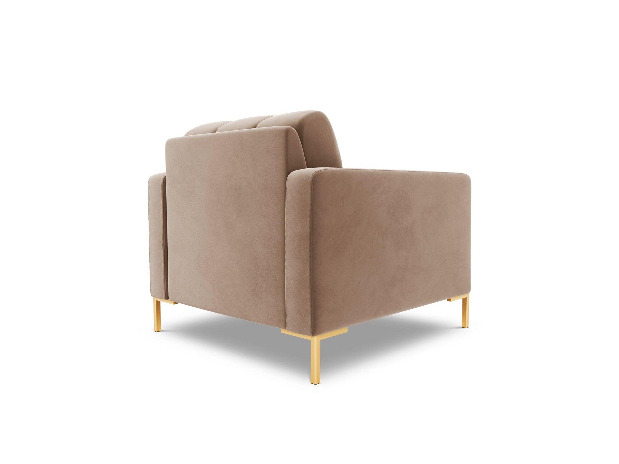 Fotel aksamitny BALI beżowy ze złotą podstawą Cosmopolitan Design Eye on Design