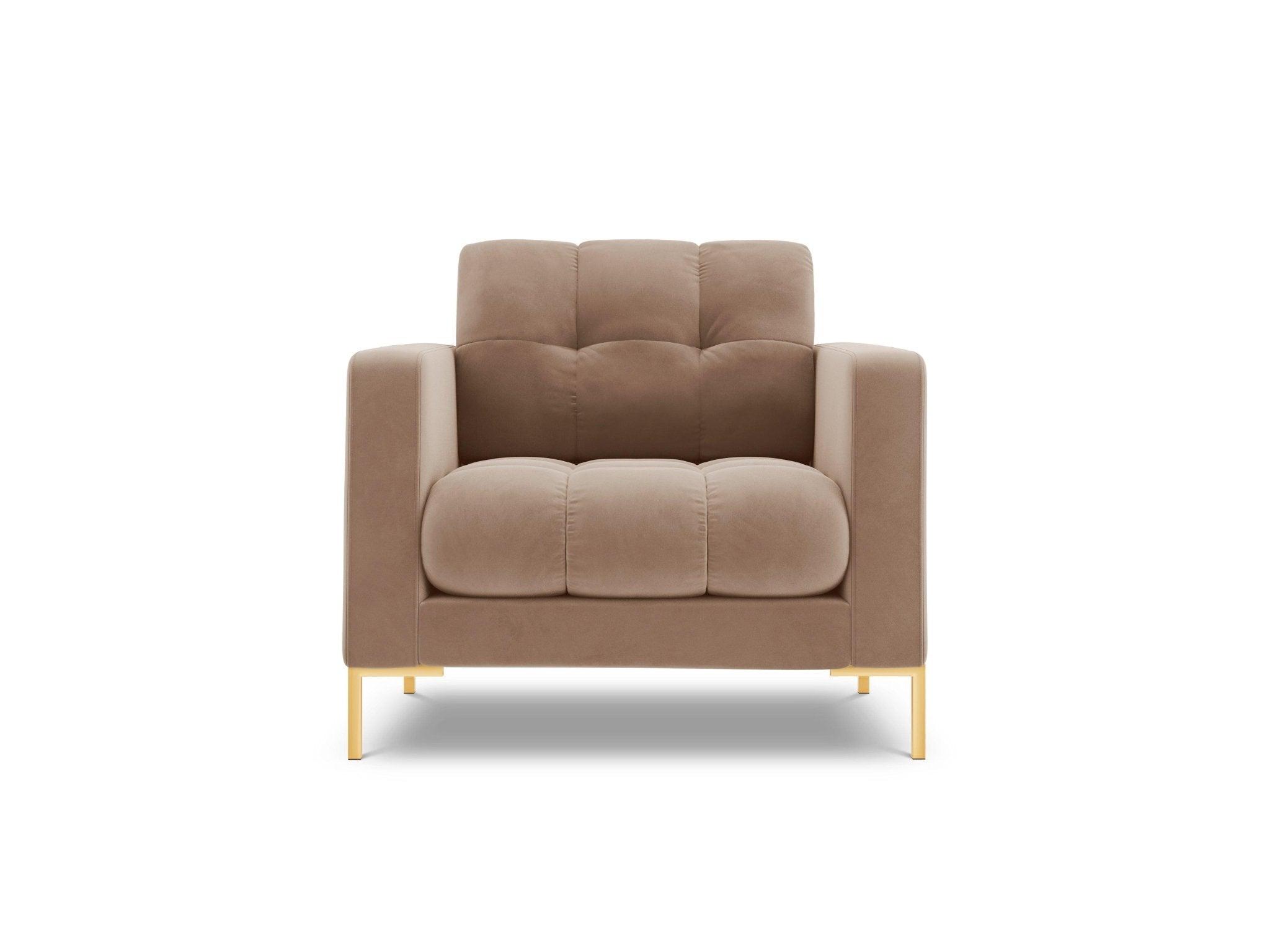 Fotel aksamitny BALI beżowy ze złotą podstawą Cosmopolitan Design Eye on Design