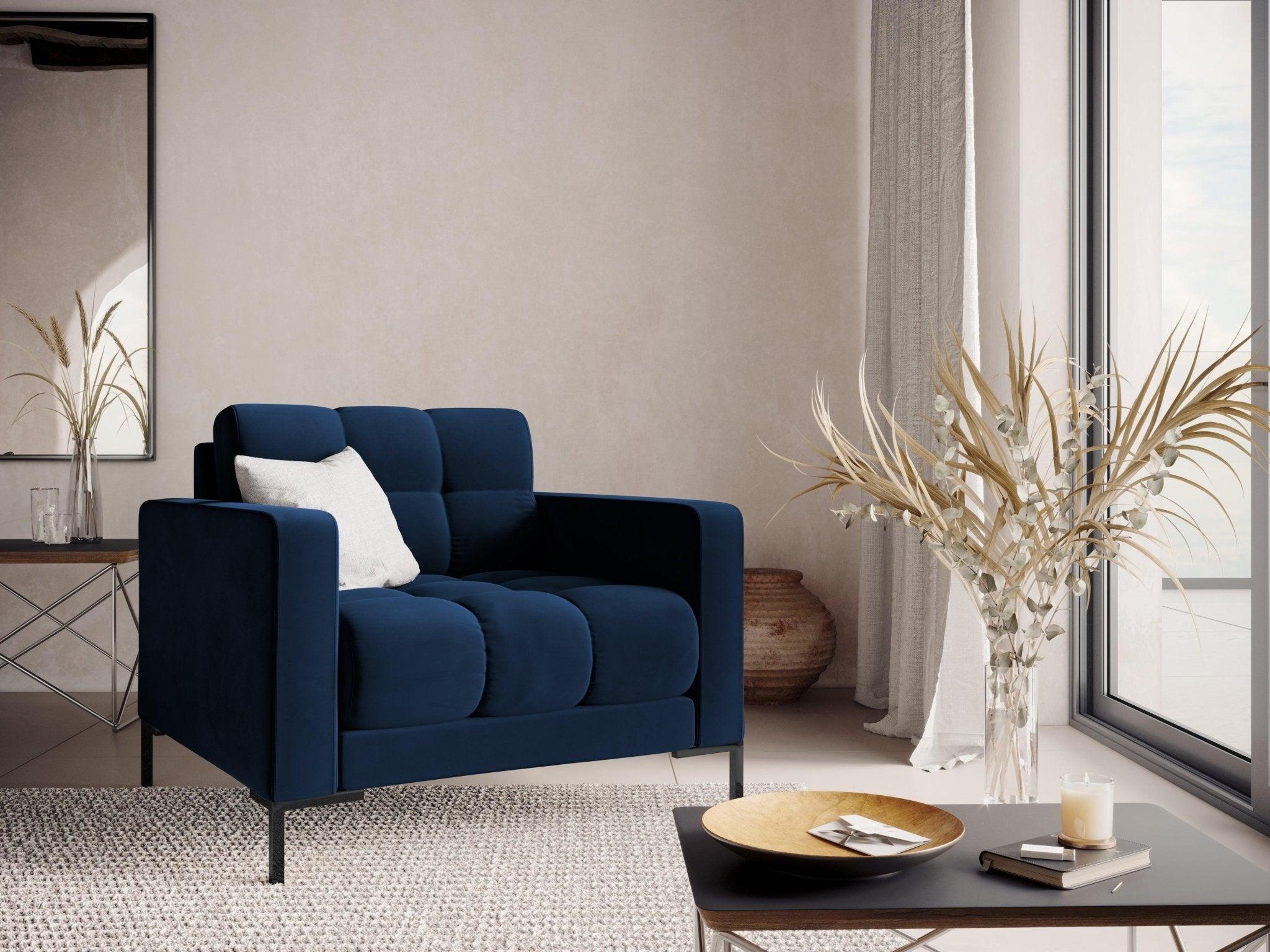 Fotel aksamitny BALI granat królewski z czarną podstawą Cosmopolitan Design Eye on Design