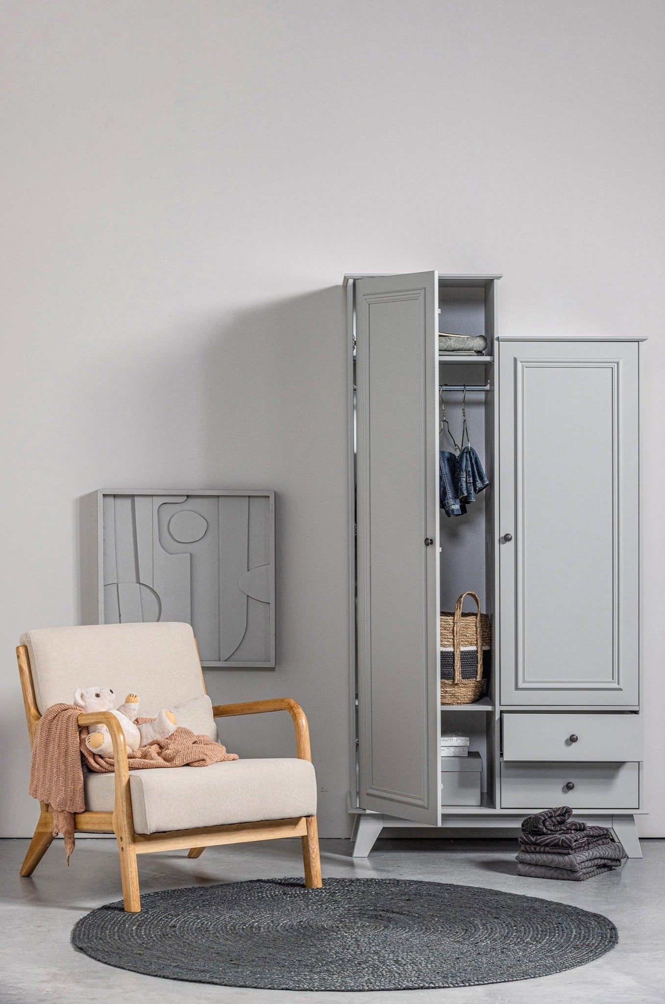 Fotel aksamitny MARK beżowy Woood Eye on Design