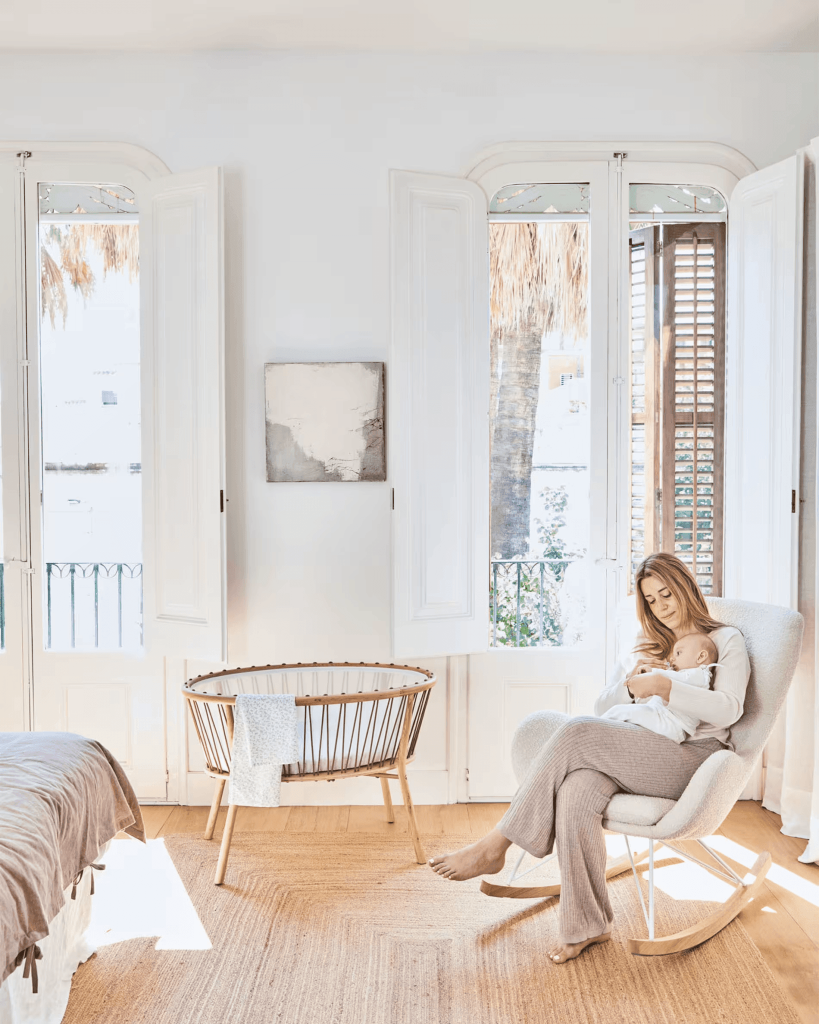 Fotel bujany VANIA biały baranek La Forma Eye on Design