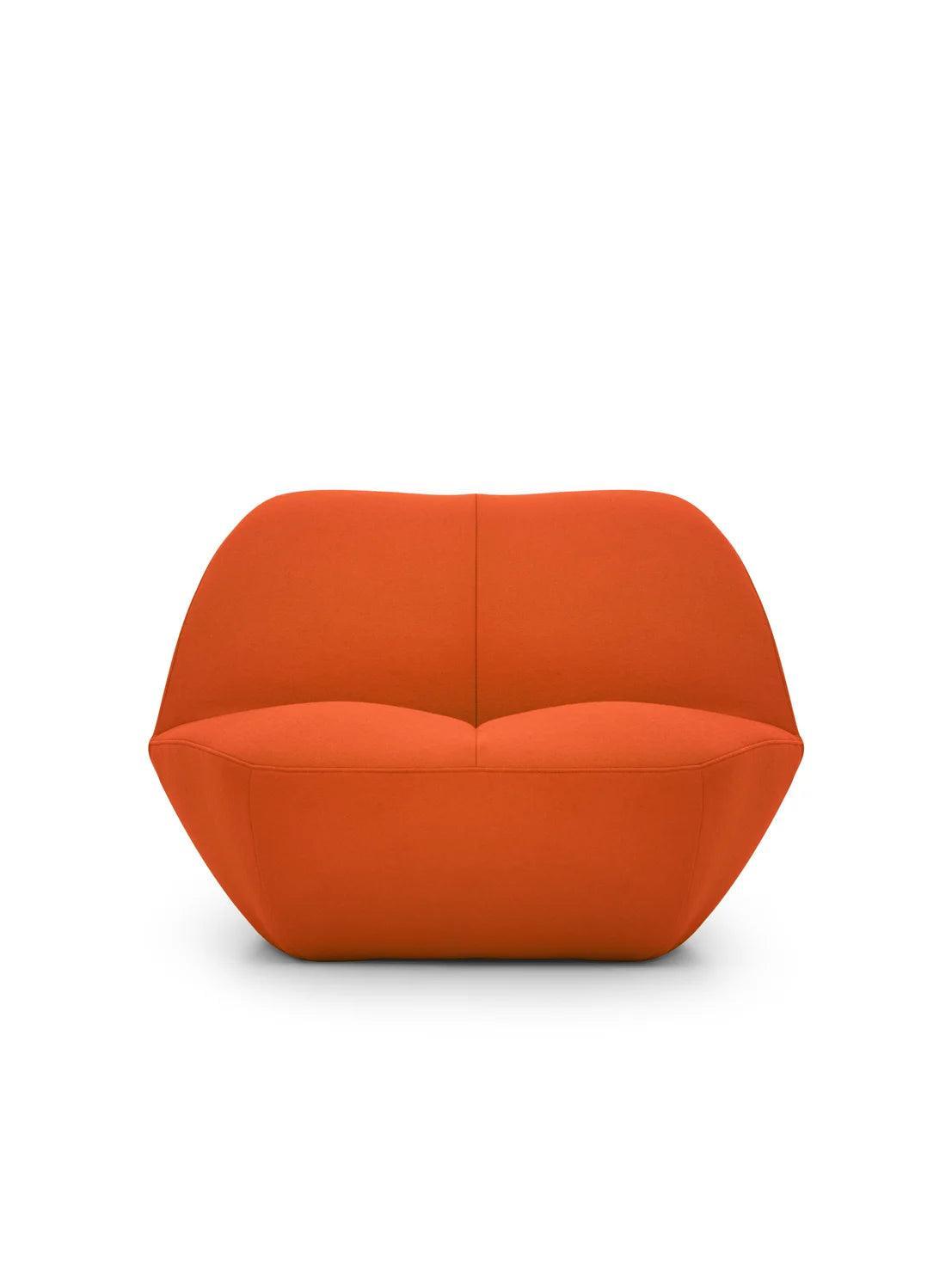 Fotel KISSS tapicerowany Moooi Eye on Design