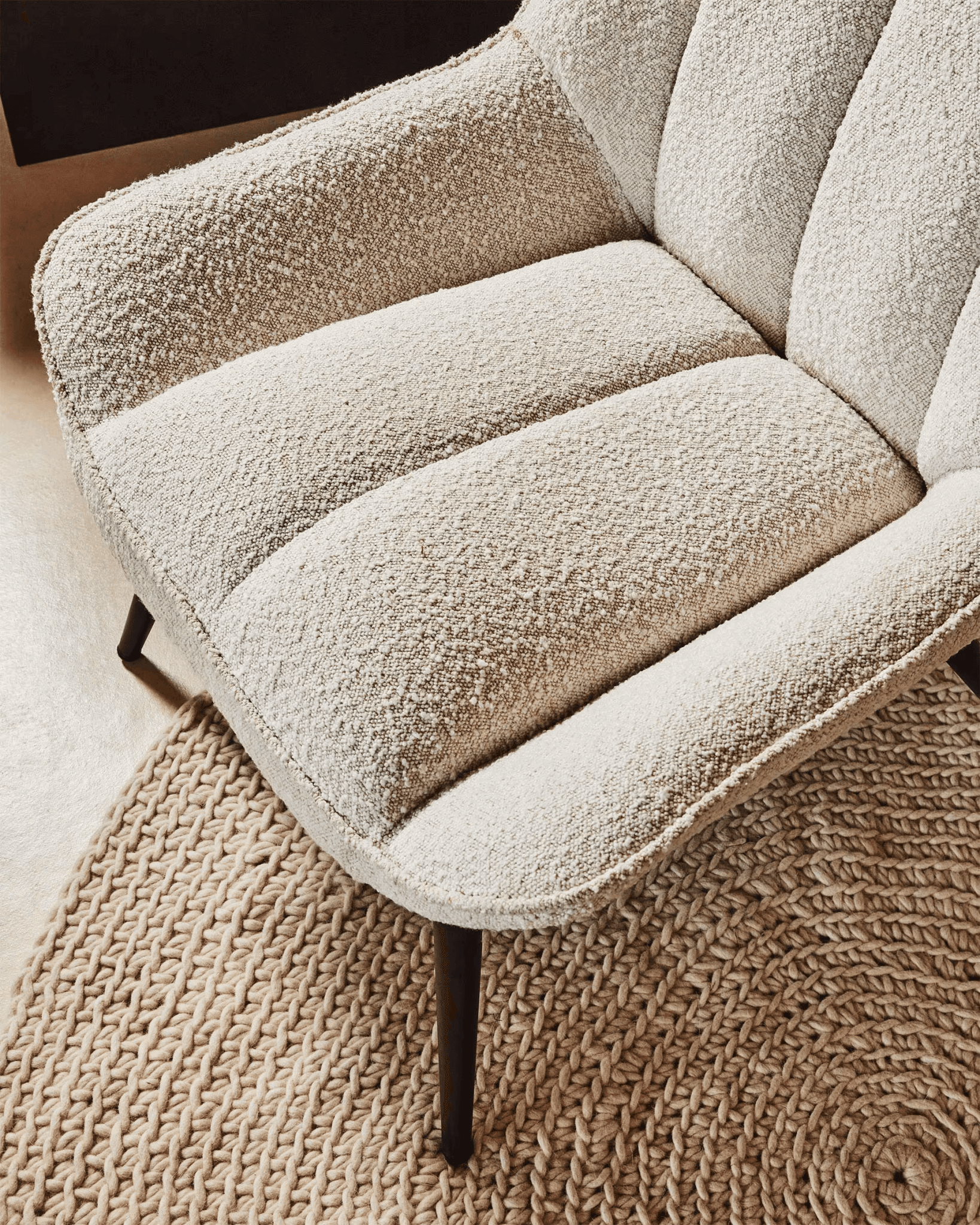 Fotel MARLINA biały boucle La Forma Eye on Design