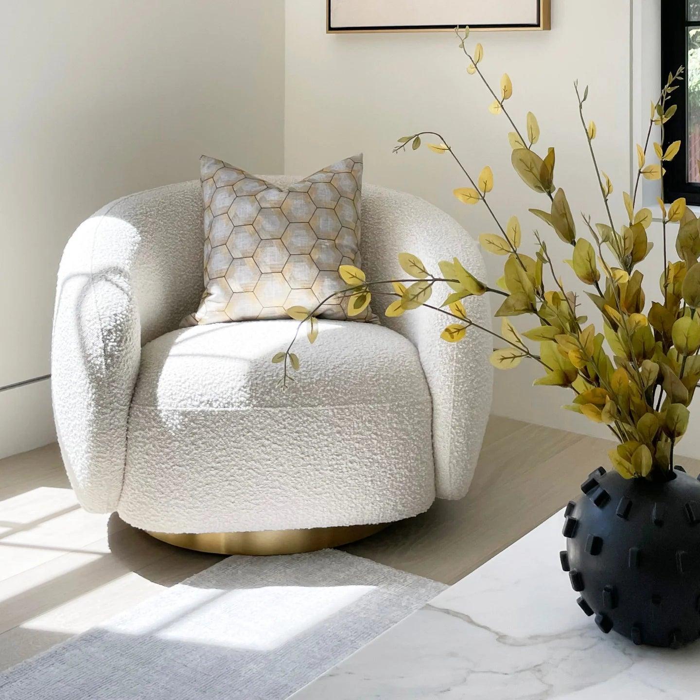 Fotel obrotowy BRICE kremowy boucle Eichholtz Eye on Design