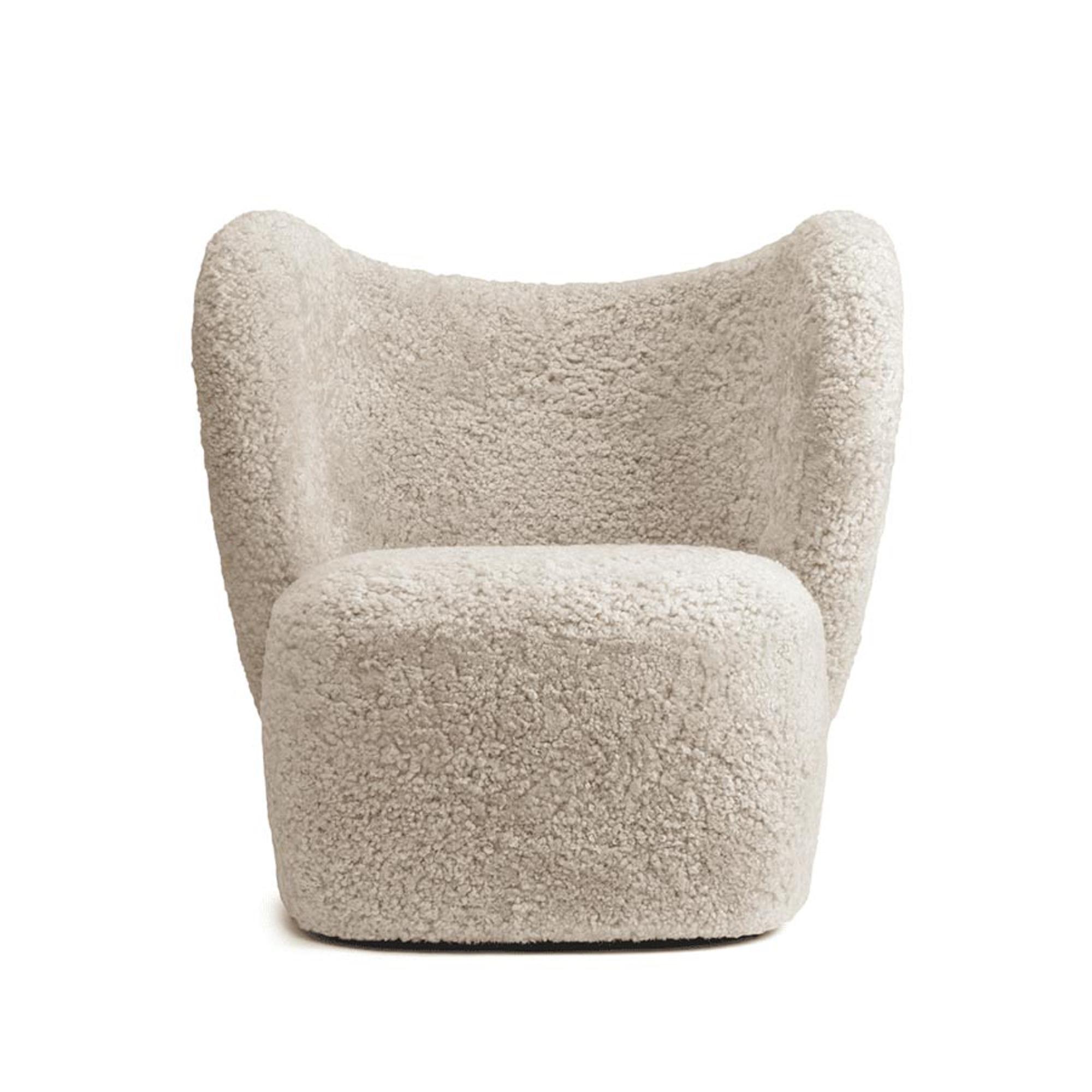 Fotel obrotowy futrzany LITTLE BIG kremowy NORR11 Eye on Design