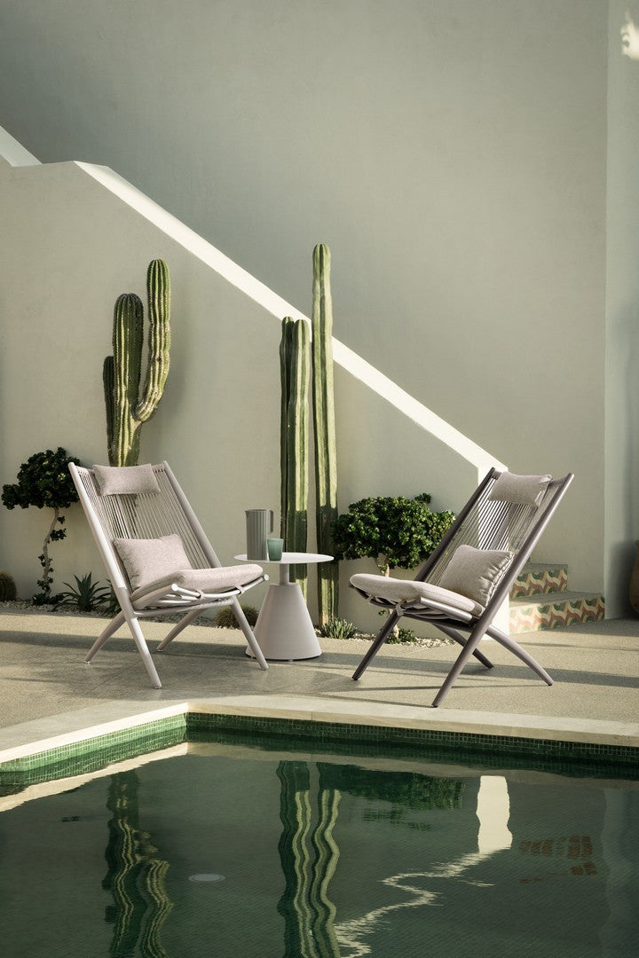 ALOHA outdoor armchair in beige with a cocoa base