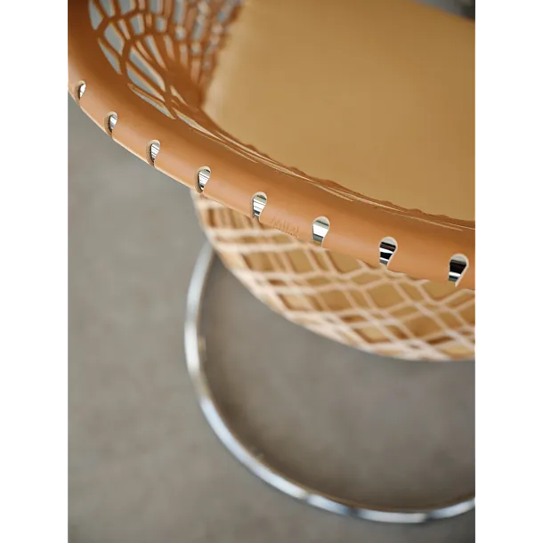 Personalisierbarer Sessel mit Armlehnen P47