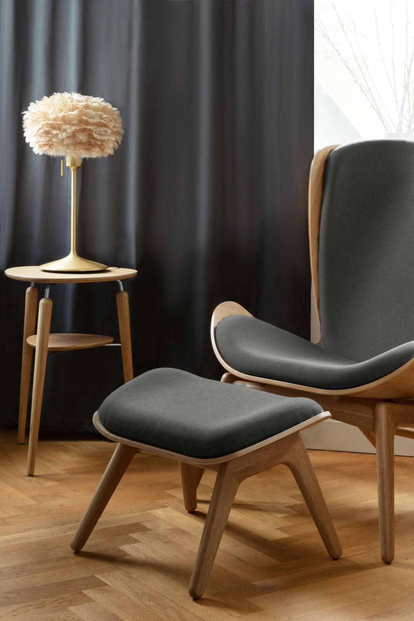 Fotel READER szałwiowy z ciemno dębową podstawą UMAGE Eye on Design