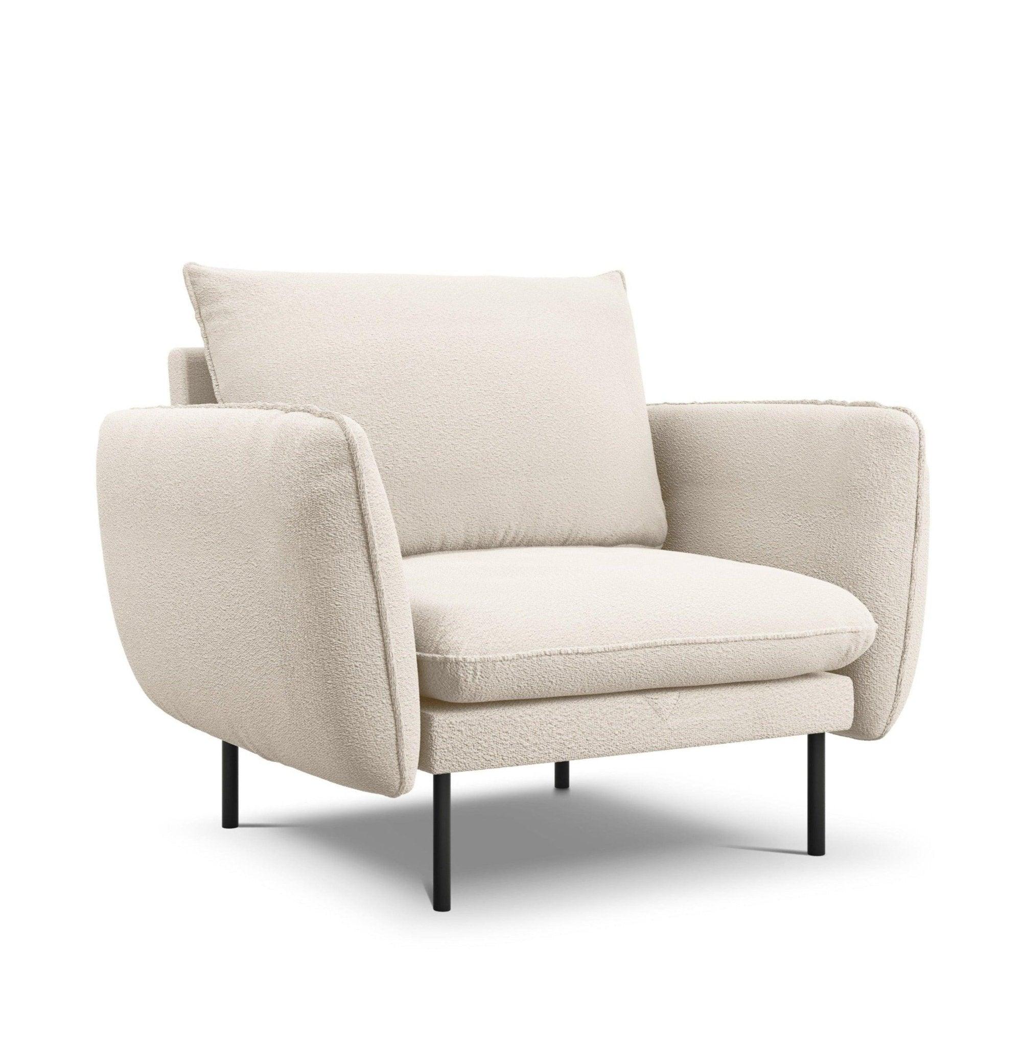 Fotel w tkaninie boucle VIENNA beżowy z czarną podstawą Cosmopolitan Design Eye on Design