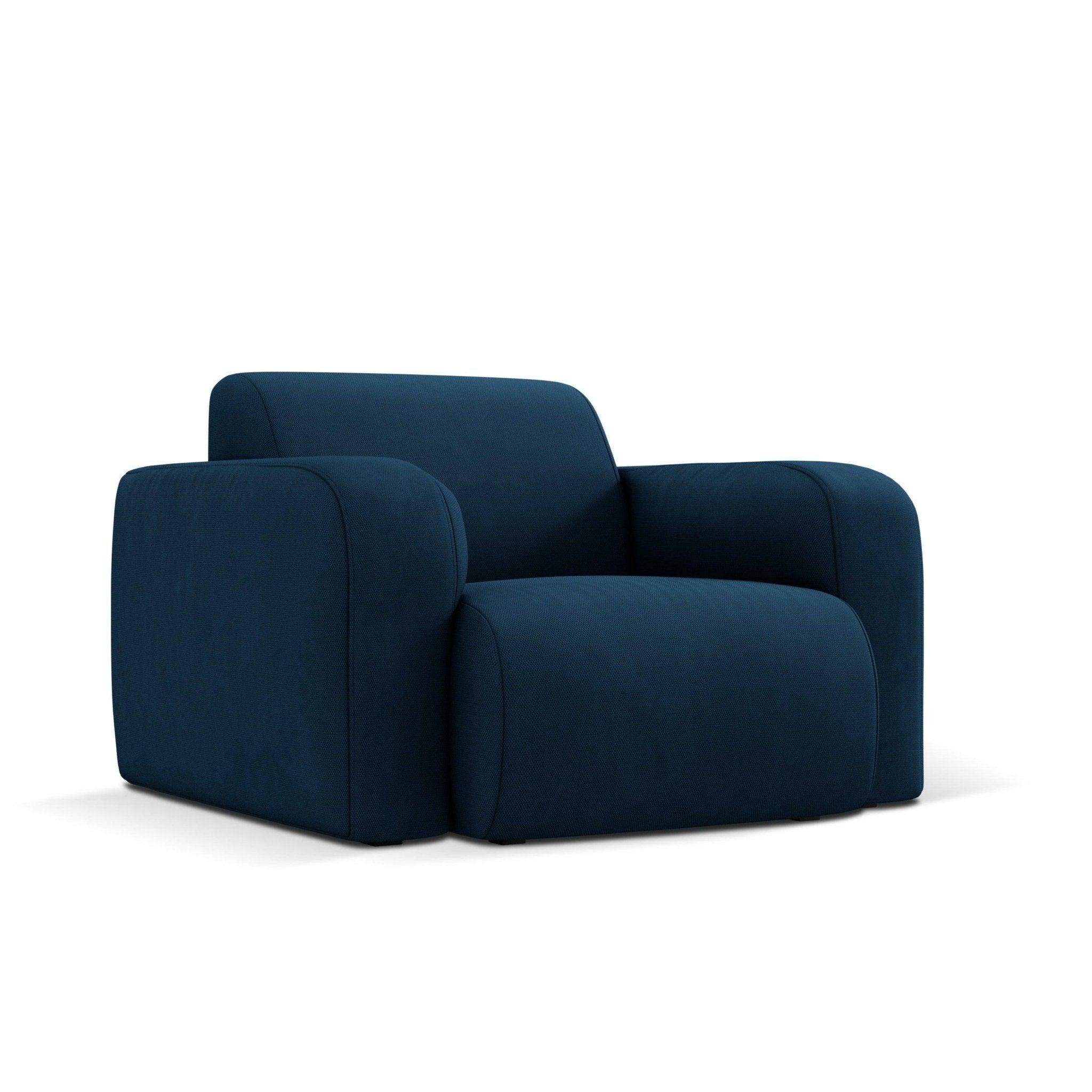 Fotel w tkaninie chenillowej LOLA królewski niebieski Windsor & Co Eye on Design