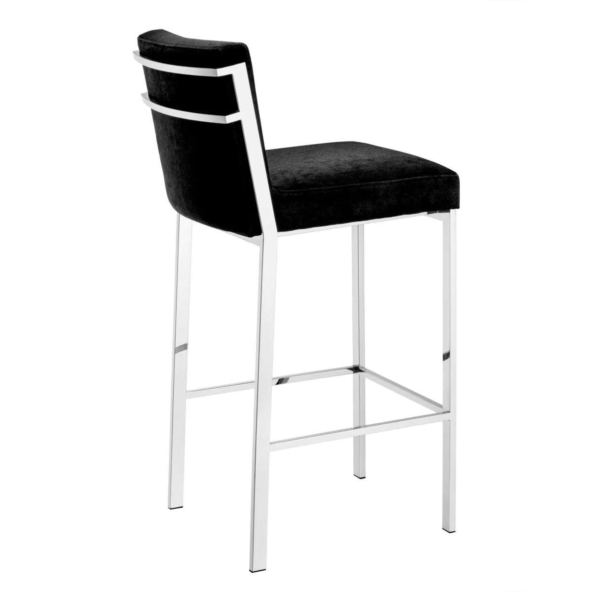 Hoker aksamitny SCOTT czarny ze stalową podstawą Eichholtz Eye on Design