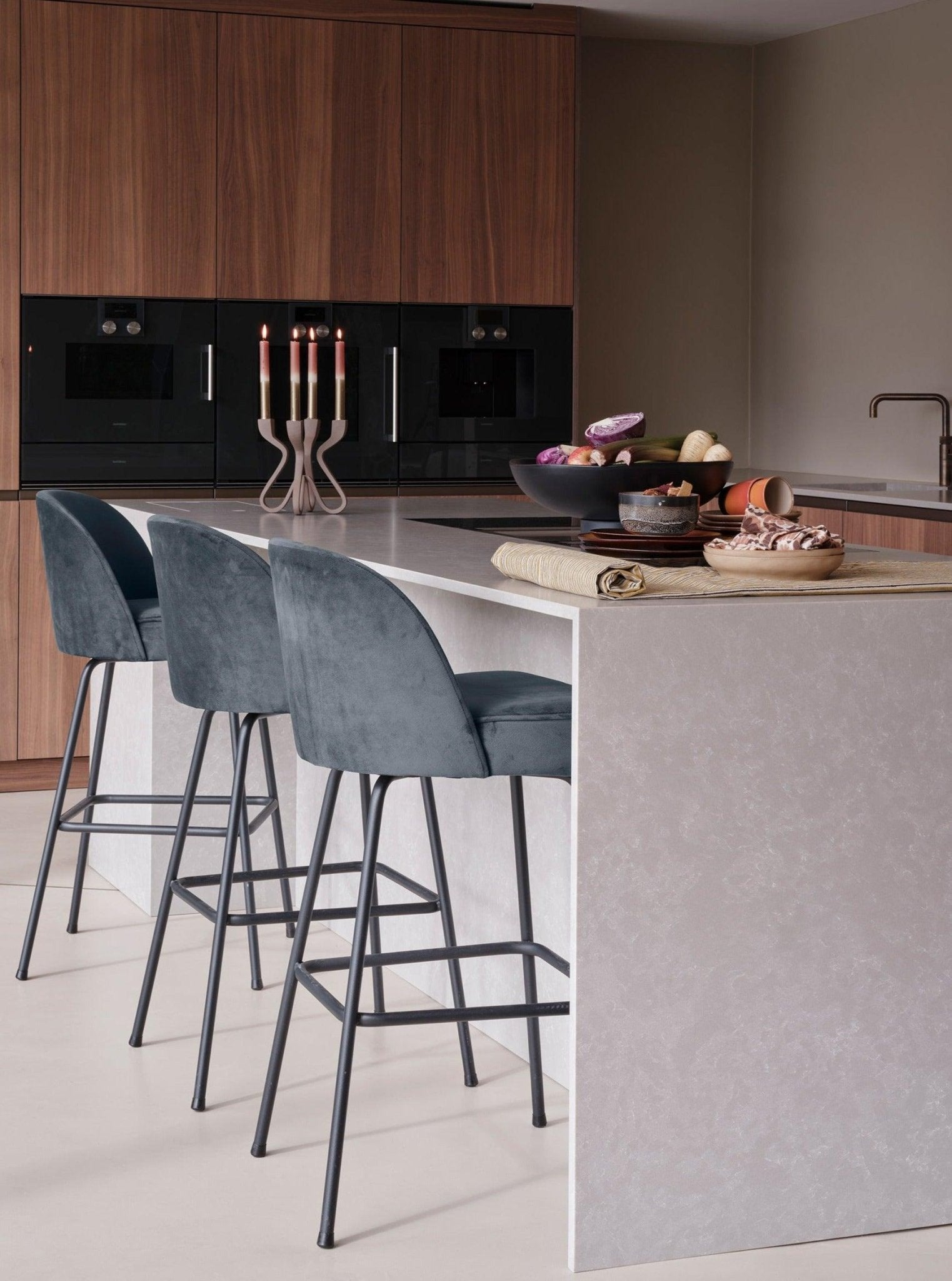 Hoker aksamitny VOGUE ciemnoniebieski Be Pure Eye on Design