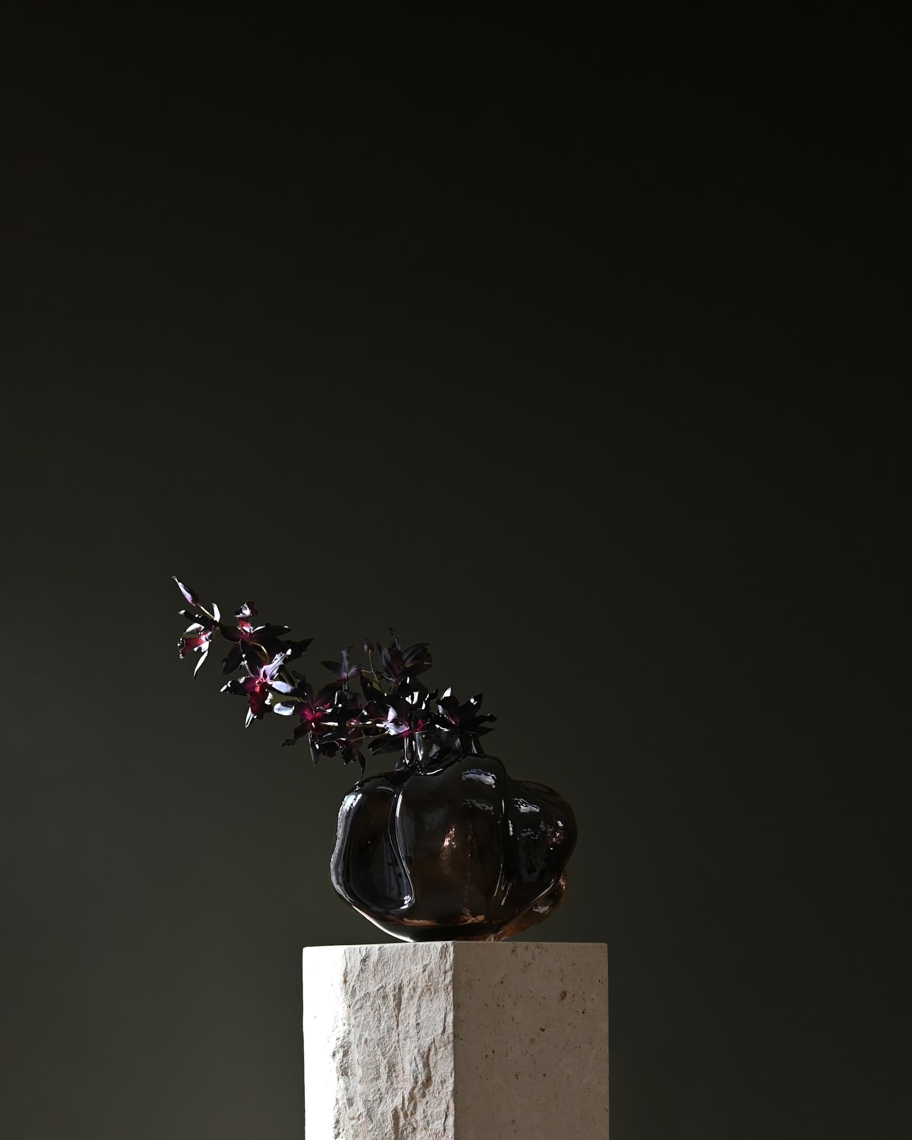 The vase is attracted to brown glass