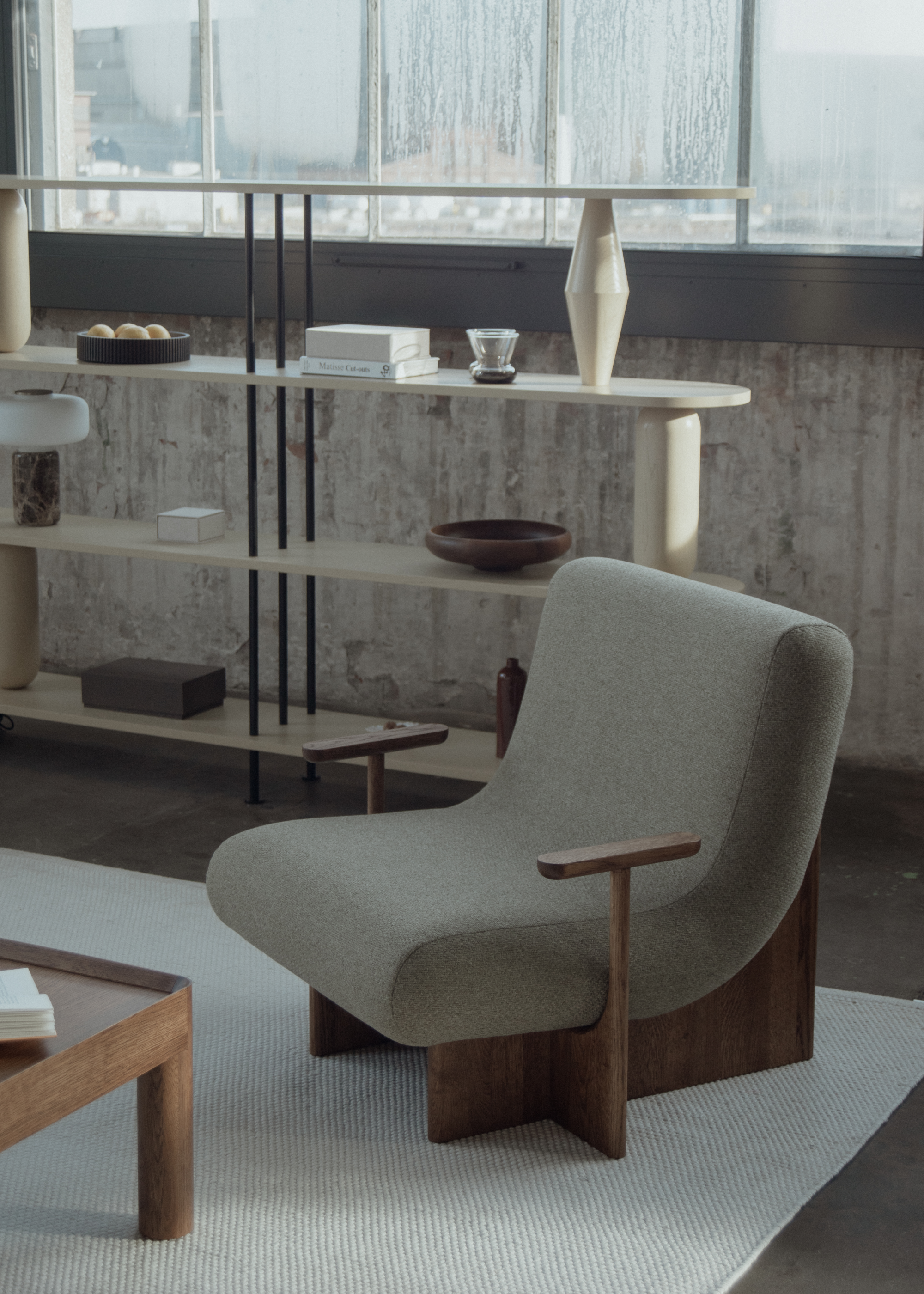 KIVO Armchair in White with Dark Oak Base