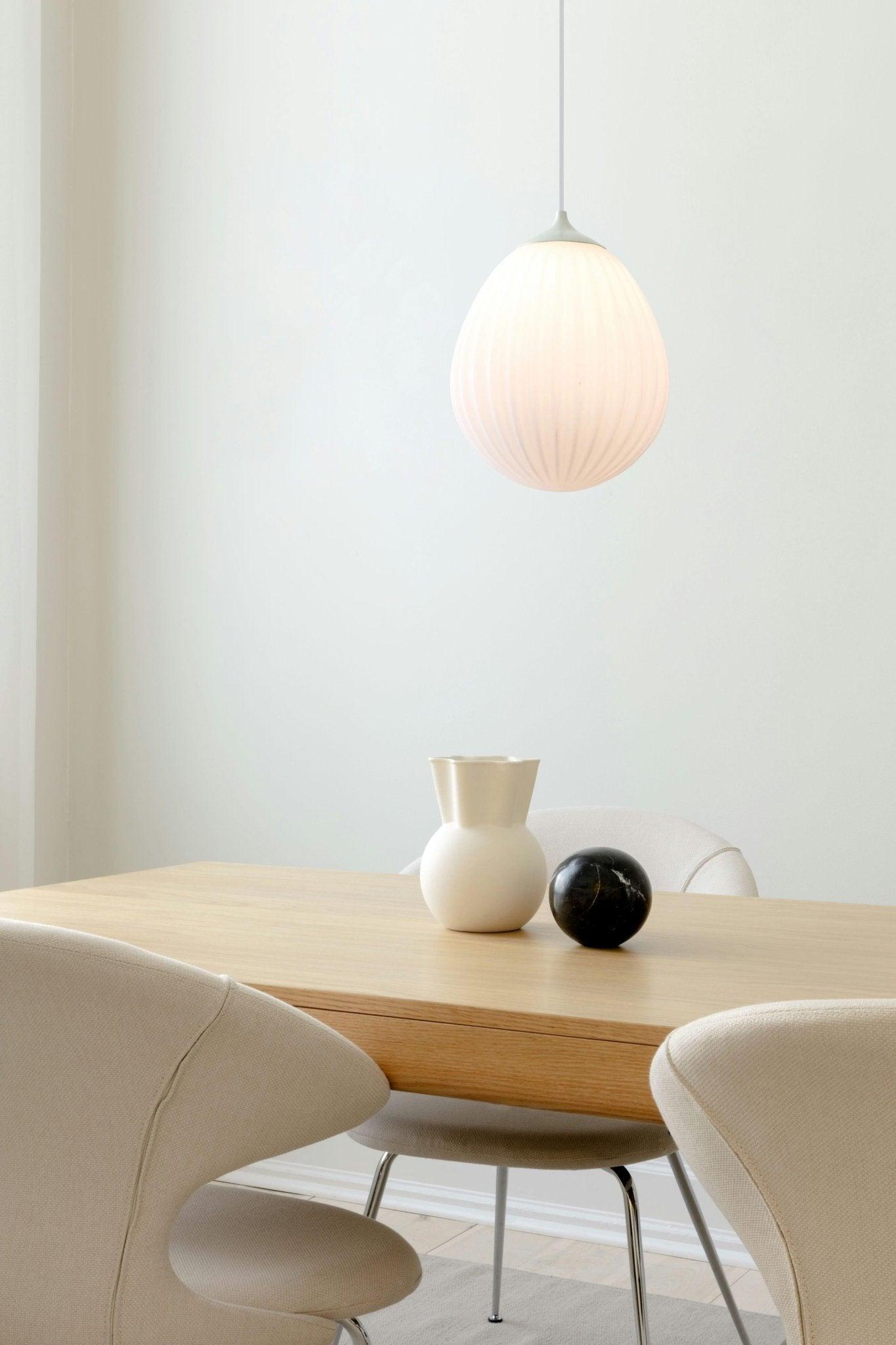 Klosz AROUND THE WORLD mleczny z białym UMAGE Eye on Design