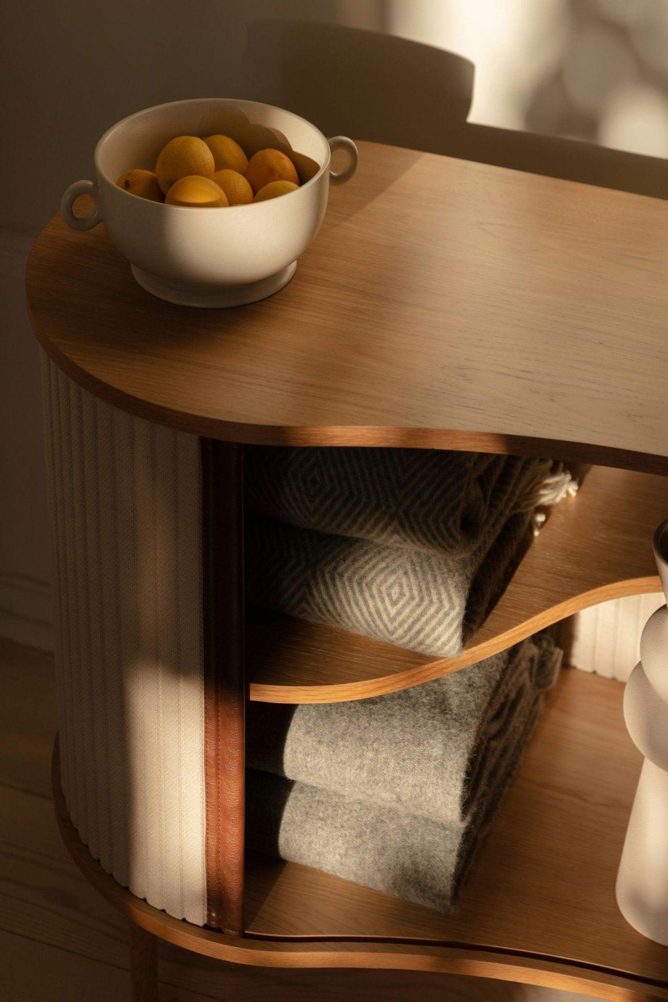 Komoda AUDACIOUS beżowy z dębem UMAGE Eye on Design