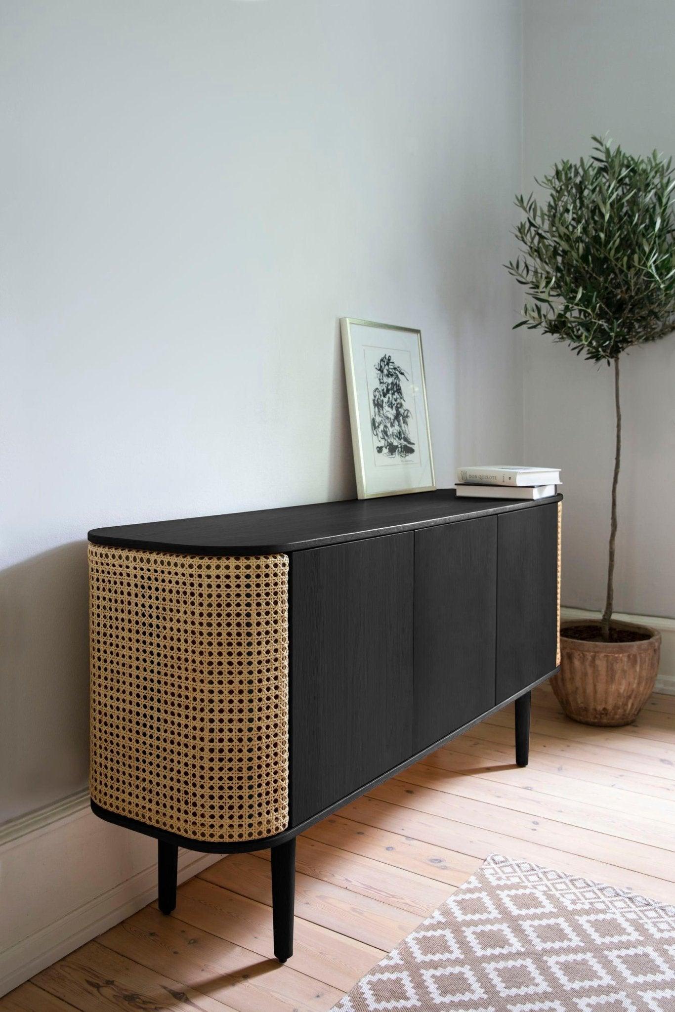 Komoda TREASURES rattan z czarnym dębem UMAGE Eye on Design